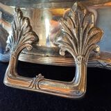 Saucière en métal argenté, style louis XVI