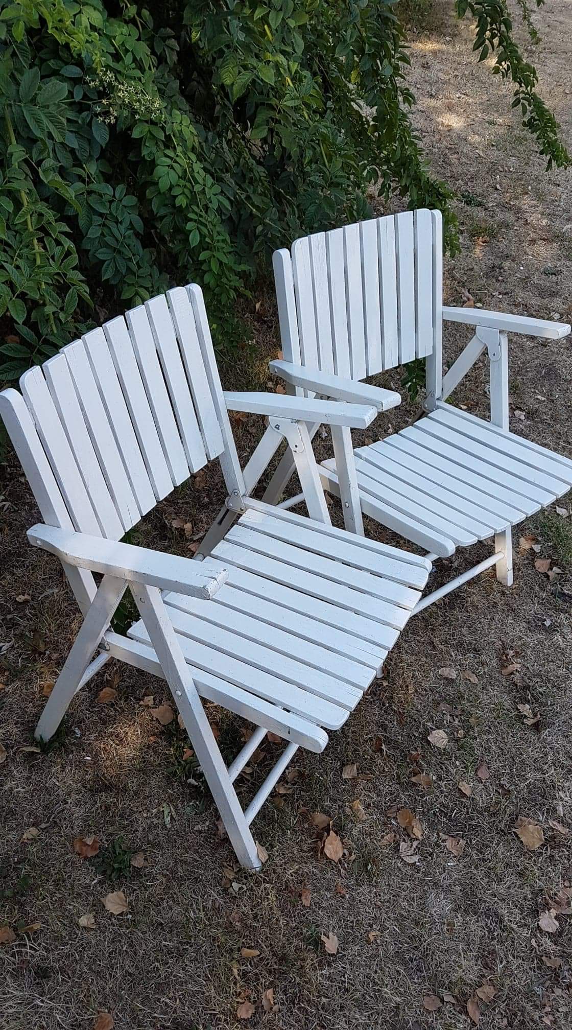 White wooden folding garden chairs from the 70s