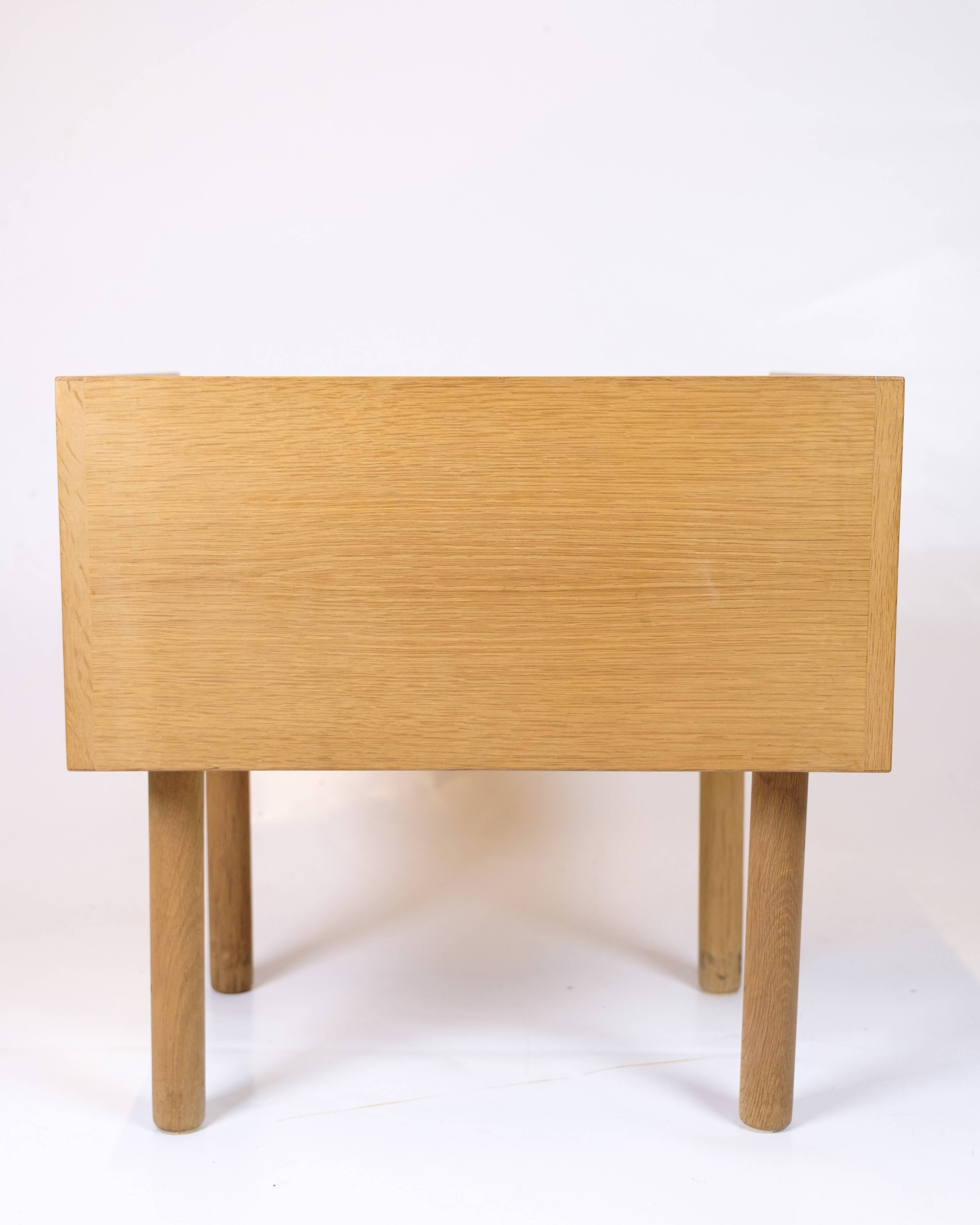 Bedside table / nightstand - Hans J. Wegner - Ry Møbelfabrik - oak - 1960