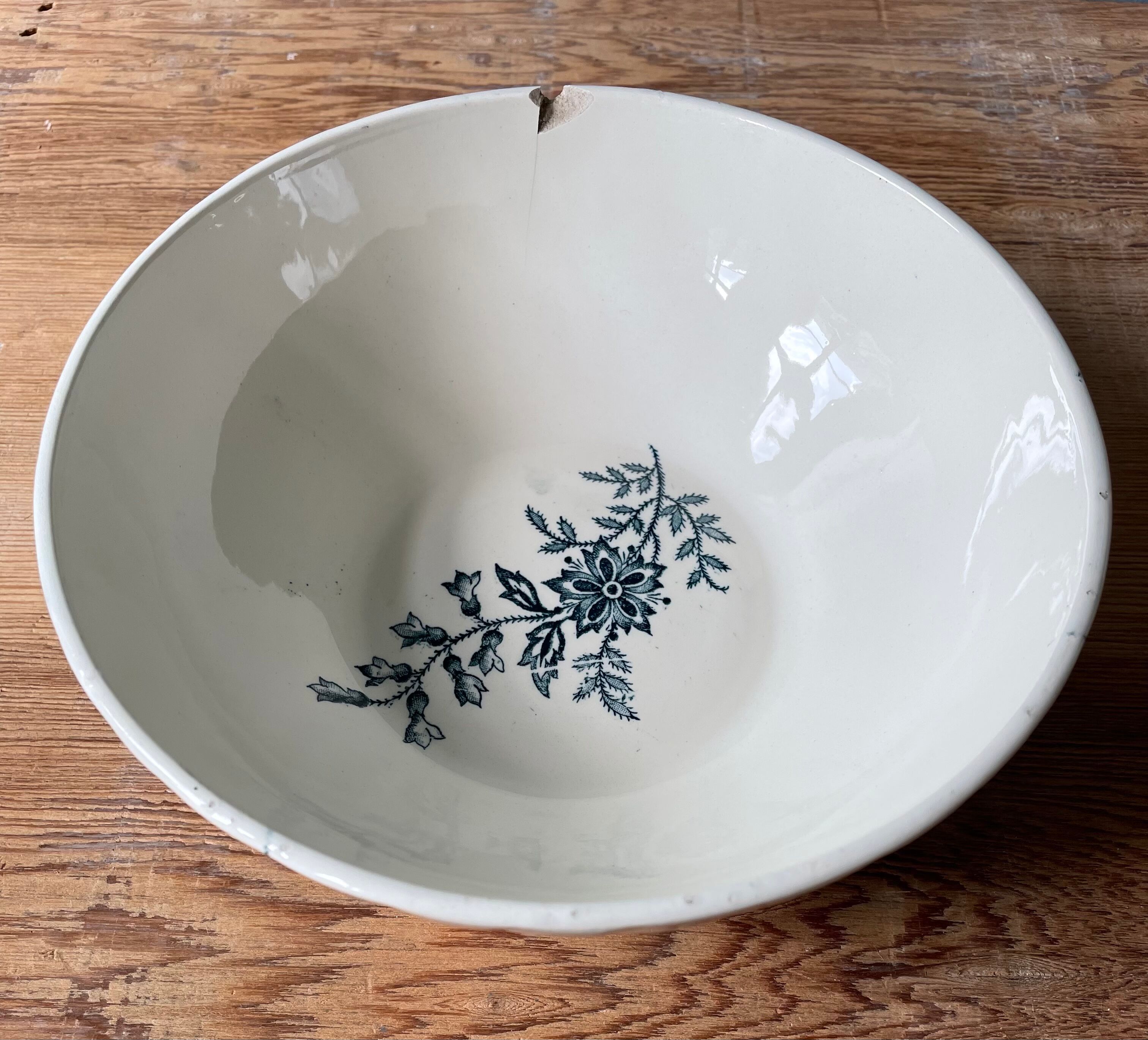 Soap cup 1900 in earthenware of St Amand Et Hamage, Nigella collection