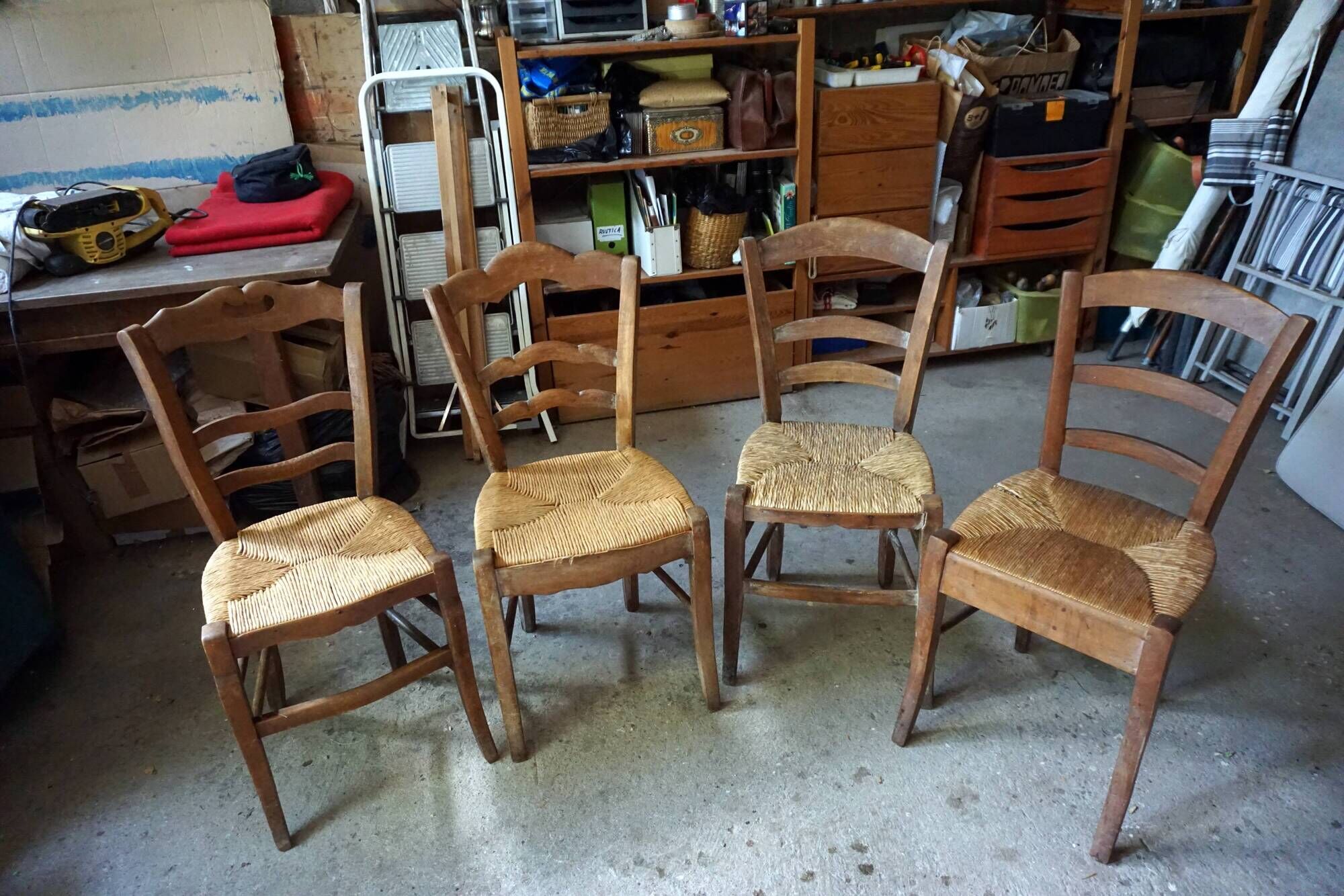 4 chaises paillées