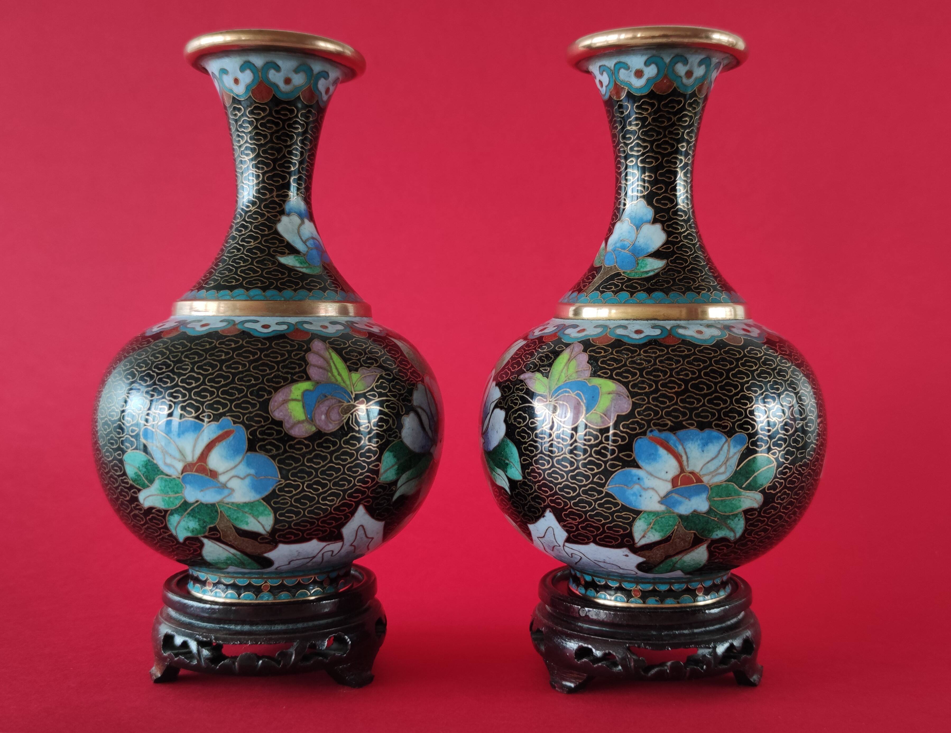 Pair of vintage cloisonné enamel vases from the 20th century H19 cm