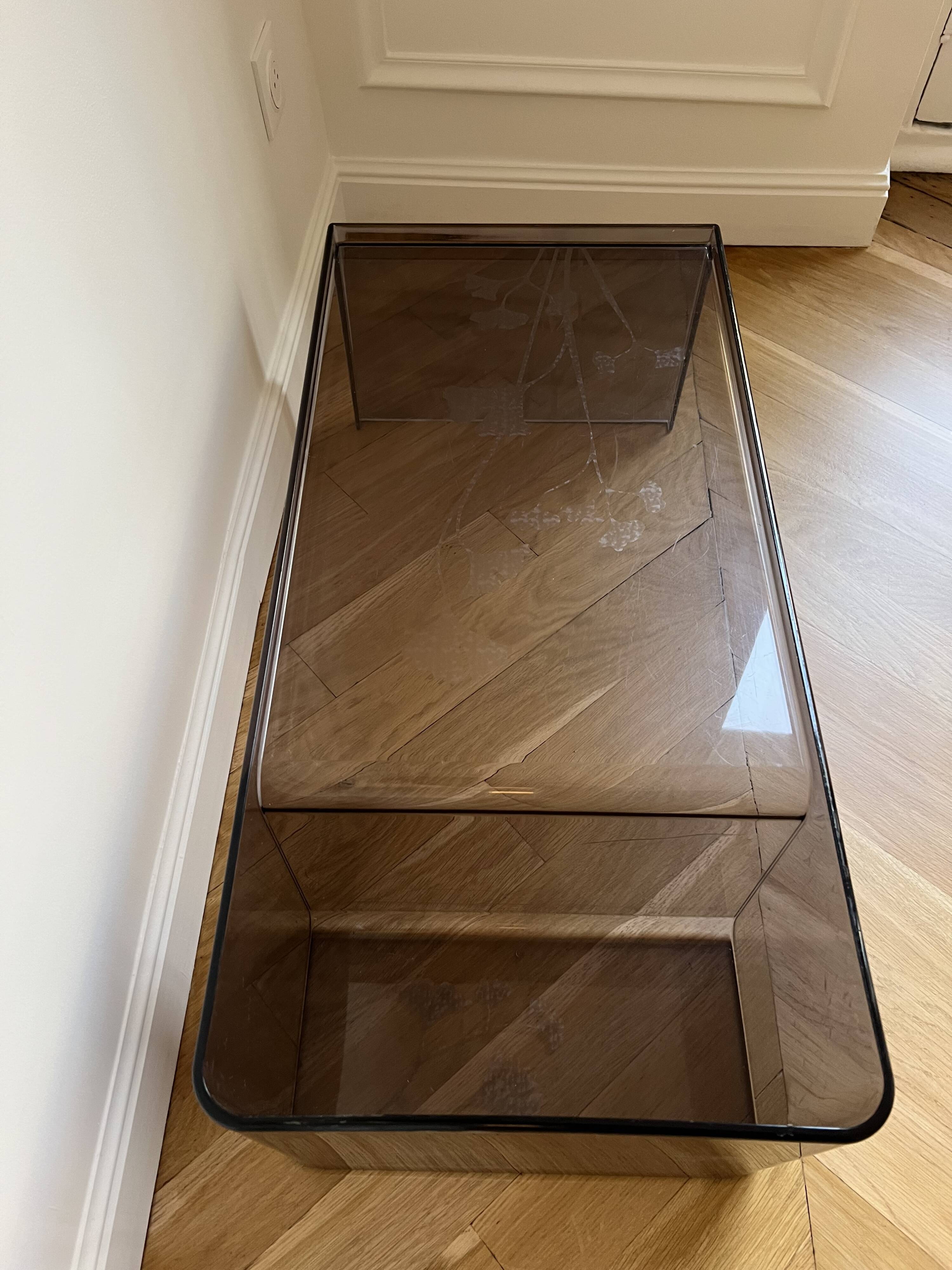 Table vintage Usame transparente par Patricia Urquiola pour Kartell