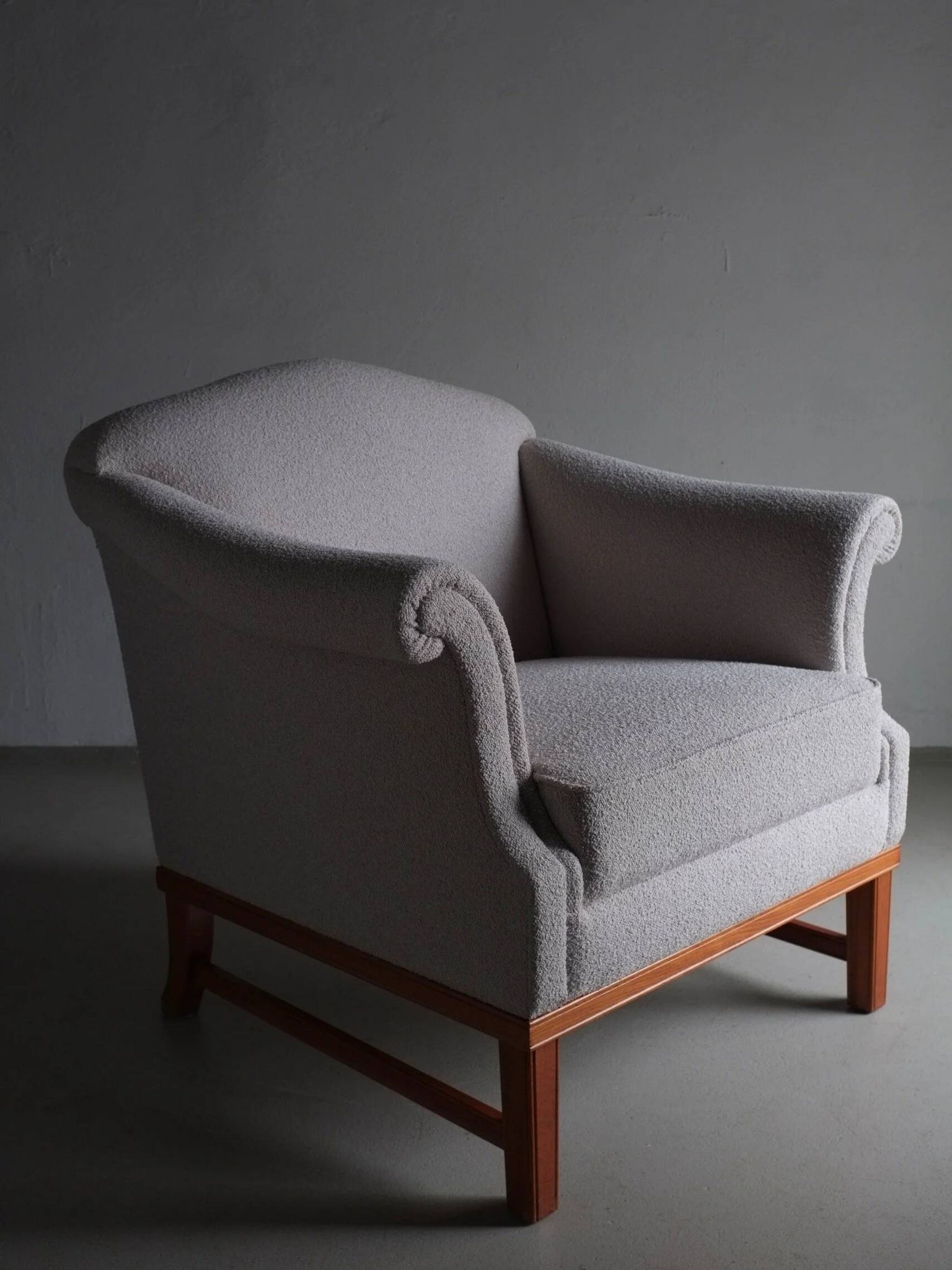 Fauteuil lounge gris bouclé | Suède | Années 1940