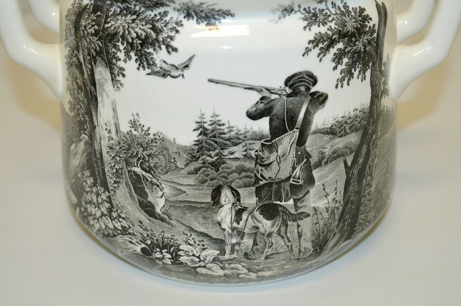 Vegetable dish from Villeroy to Boch Artemis Collection, theme "The Hunt"