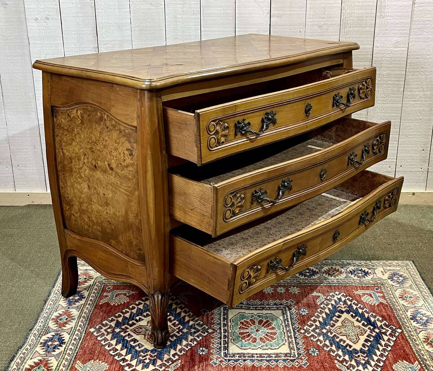 Louis XV style chest of drawers from the 1950s in cherry wood and elm burl