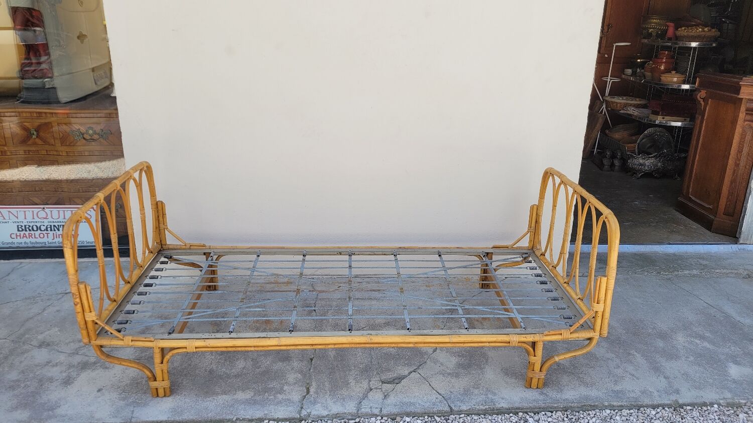 Vintage rattan basket bed 1950