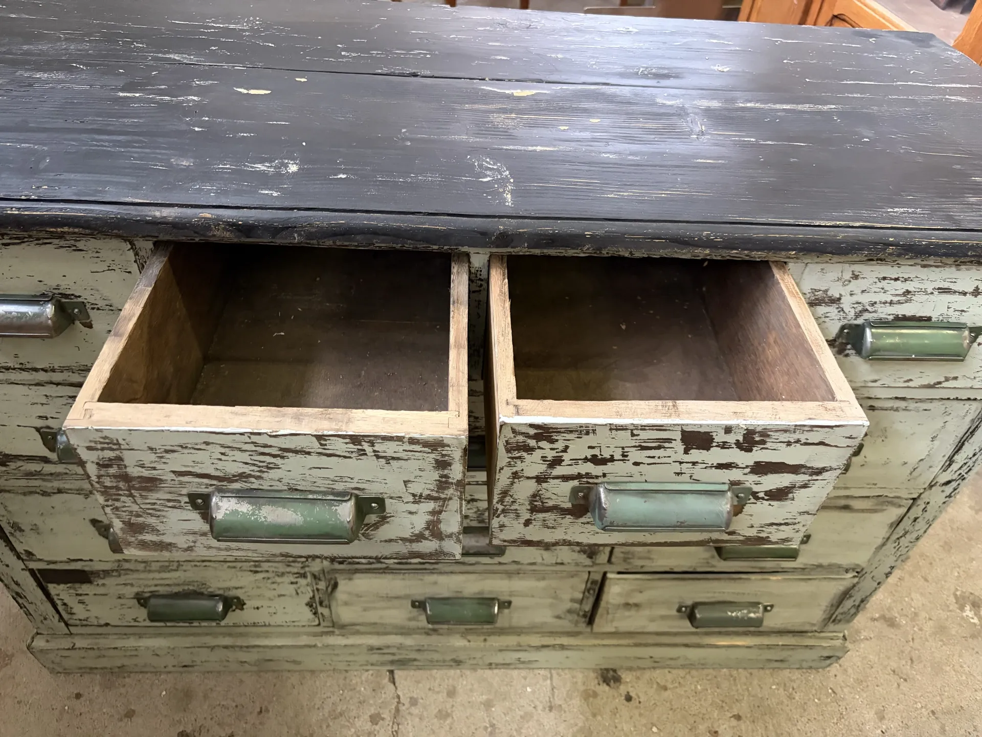Wooden chest of drawers