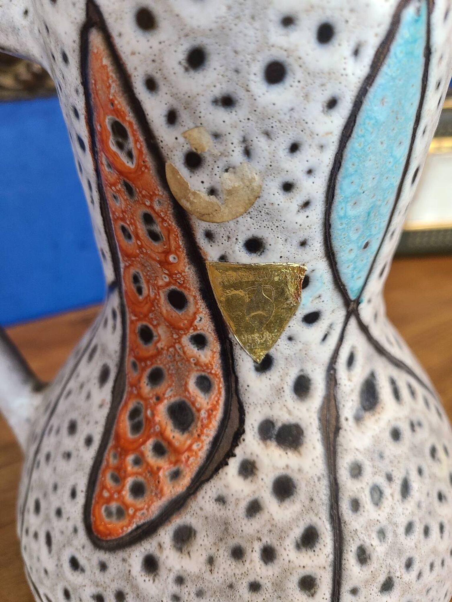 Pichet d'art de hyèvre signé émaux polychrome