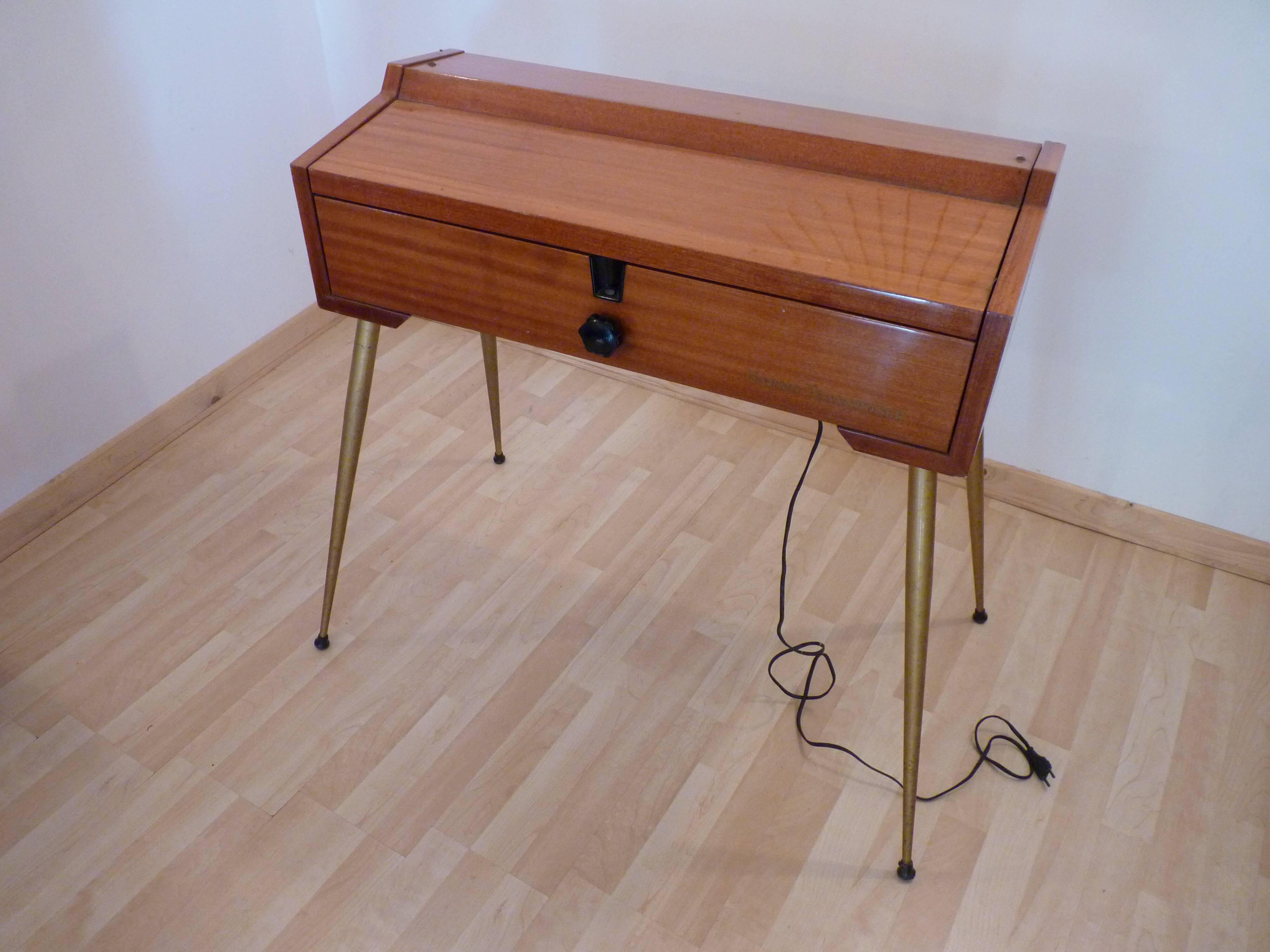 Orgue électrique vintage transportable