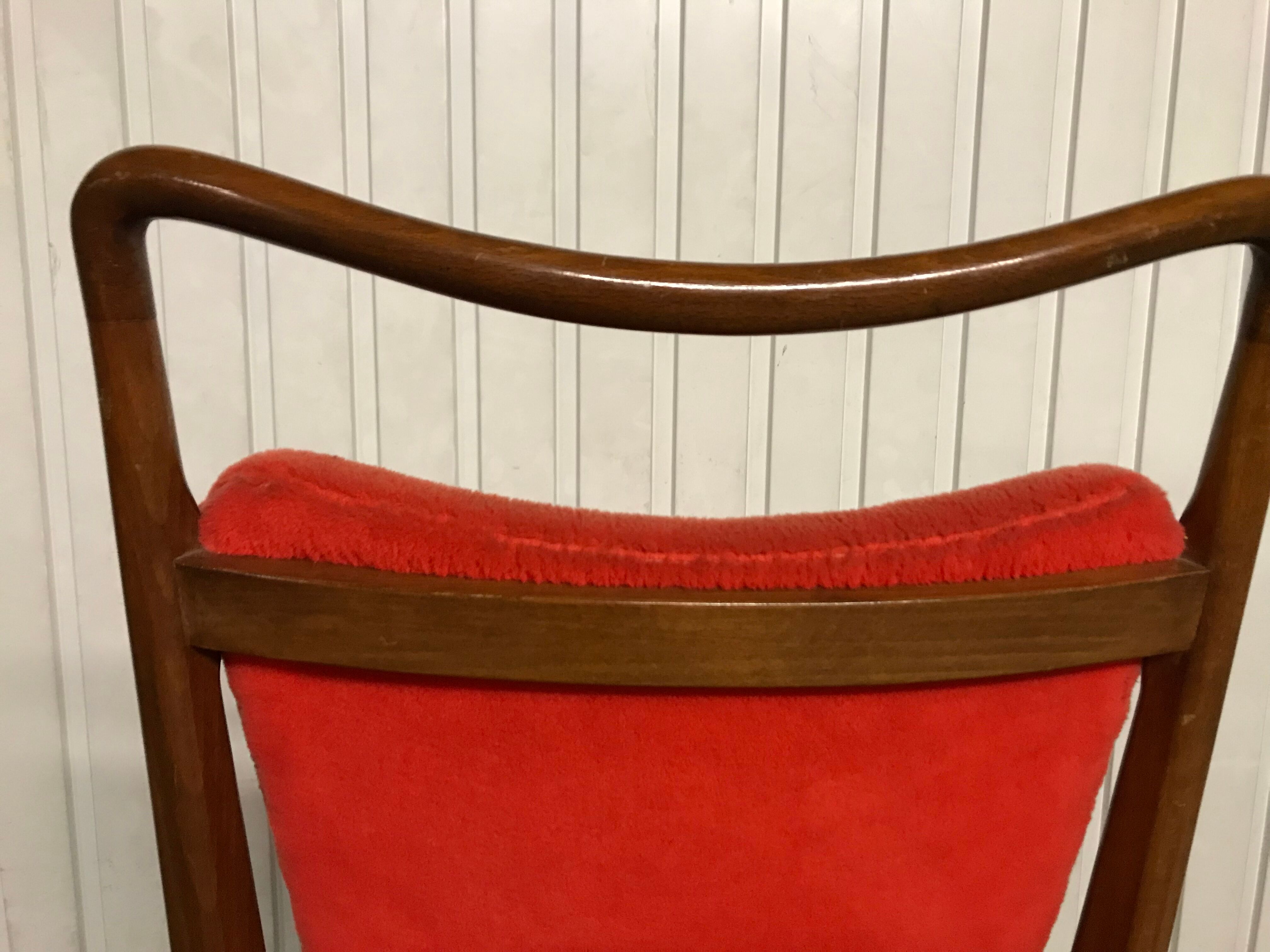Suite de 6 chaises vintages scandinaves rouges