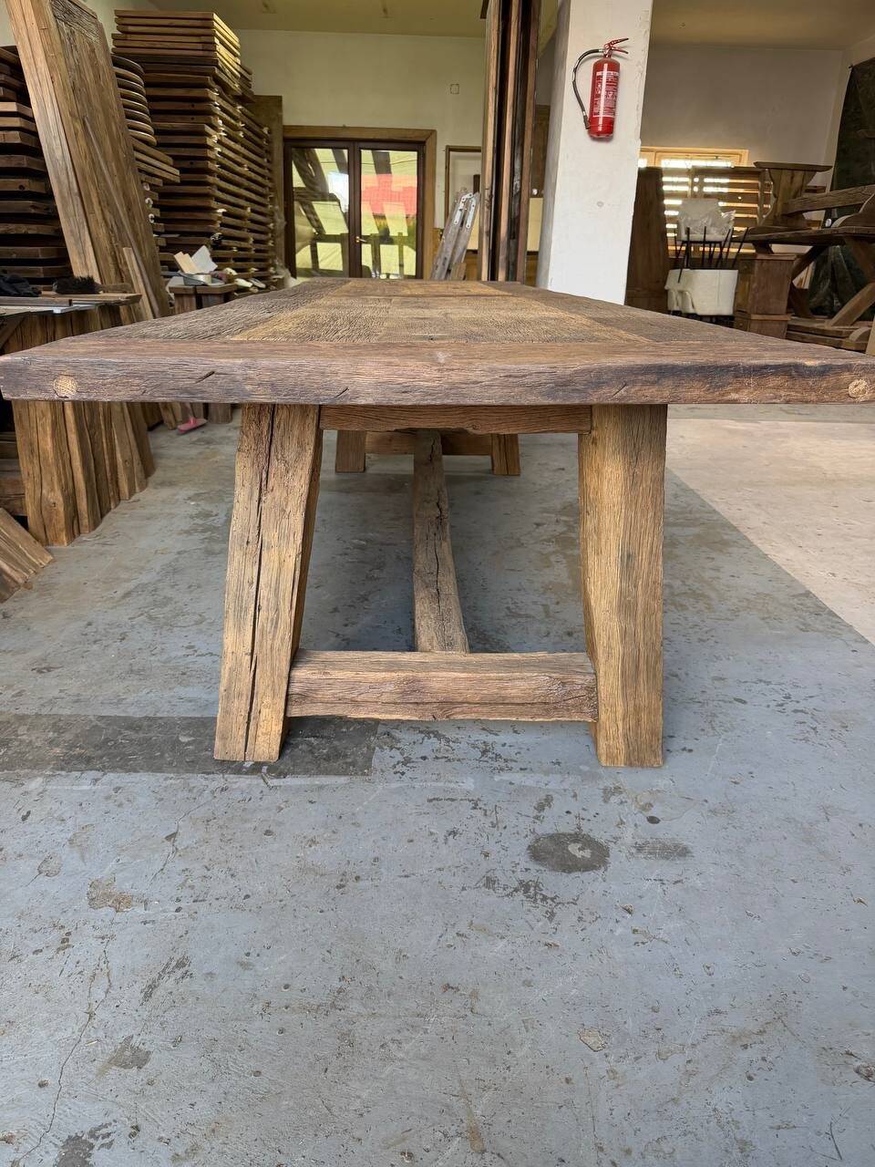 Solid oak table in Provençal style