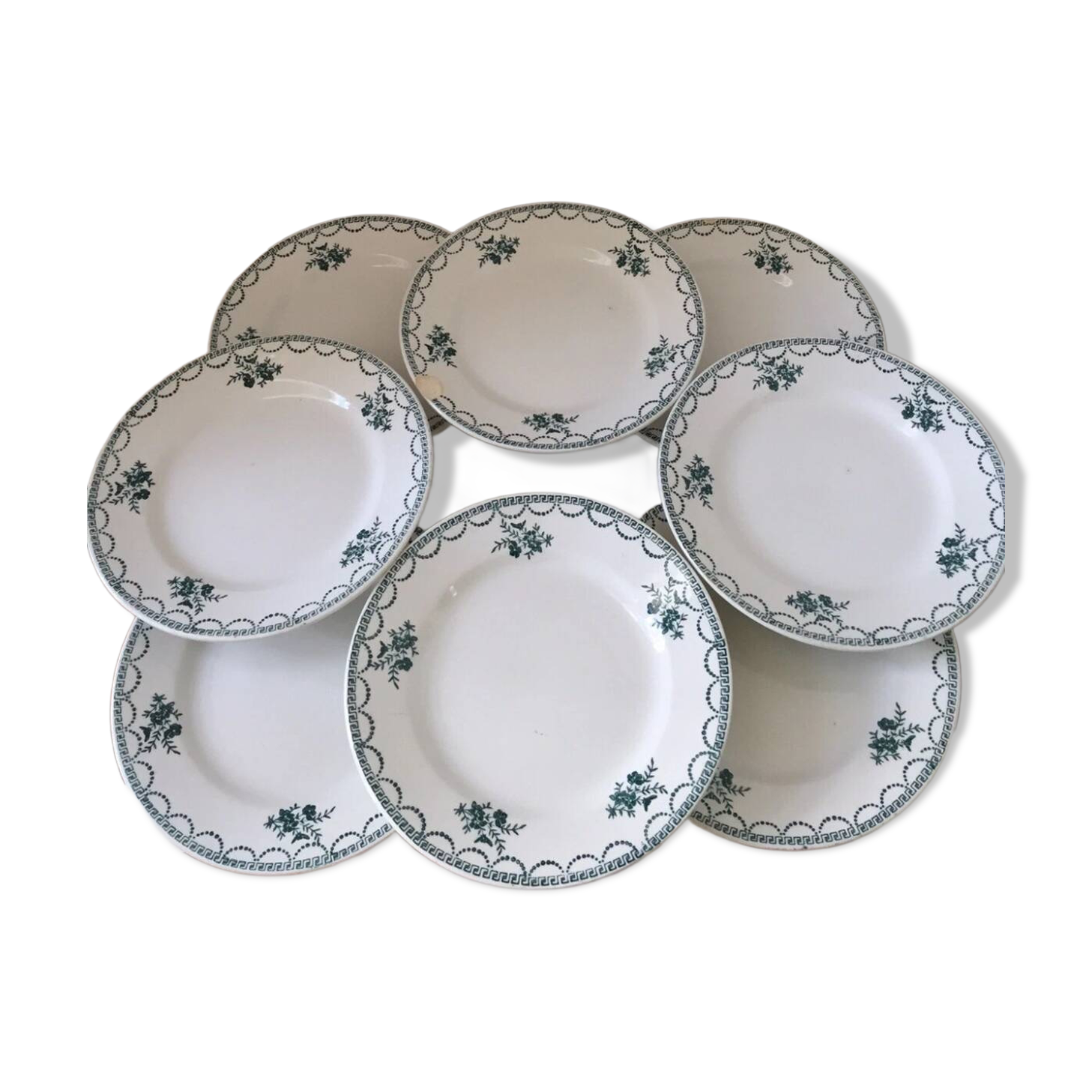 Suite assiettes Terre de Fer décor vert fleurettes St Amand