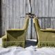 Paire de fauteuils en velours