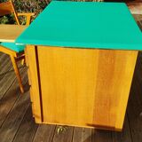 Box desk and its Scandinavian armchair with 50s compass feet