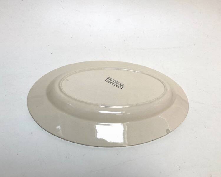 Many oval service dishes Moulin des Loups Hamage