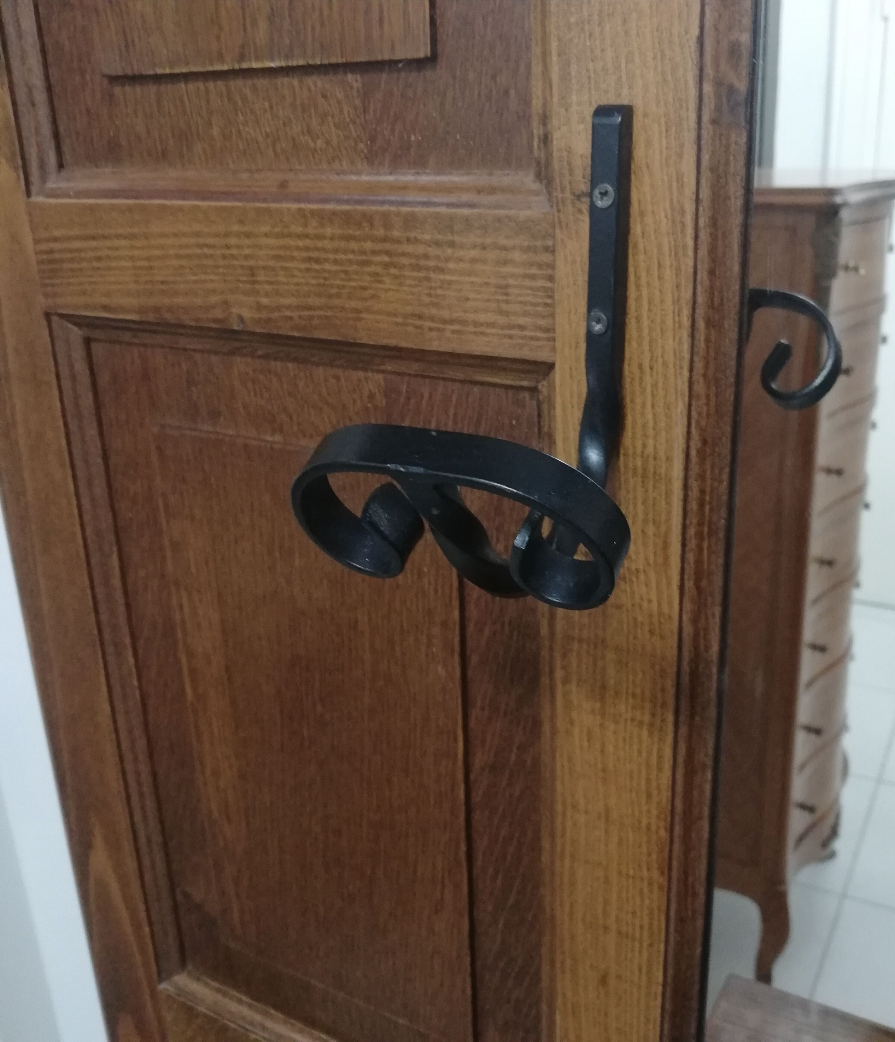 Cloakroom coat rack