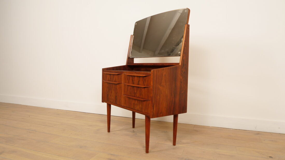 Vintage dressing table | Danish design | Teak
