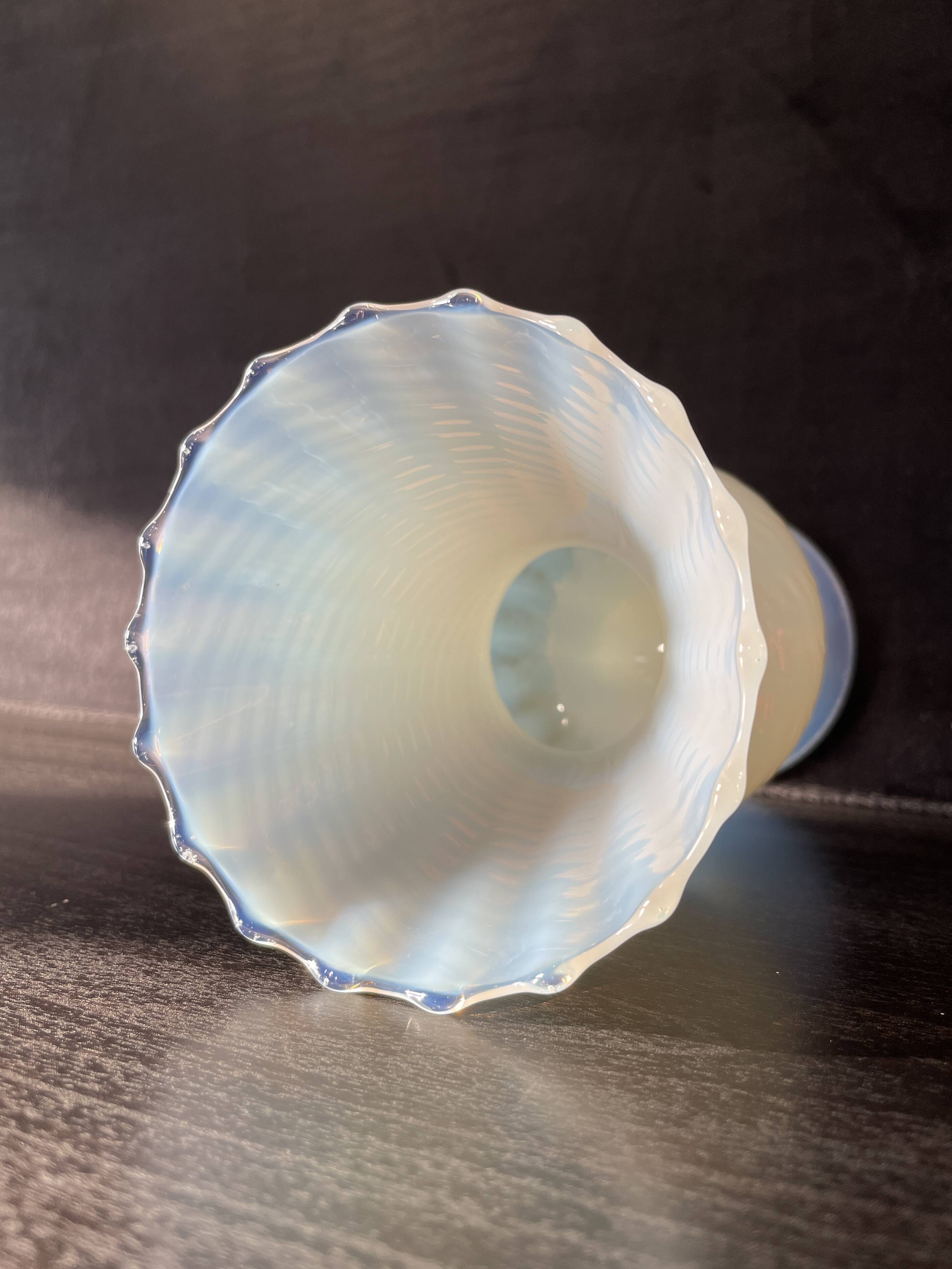 Vase en opaline, verre d'Empoli, Florence Italie 1960