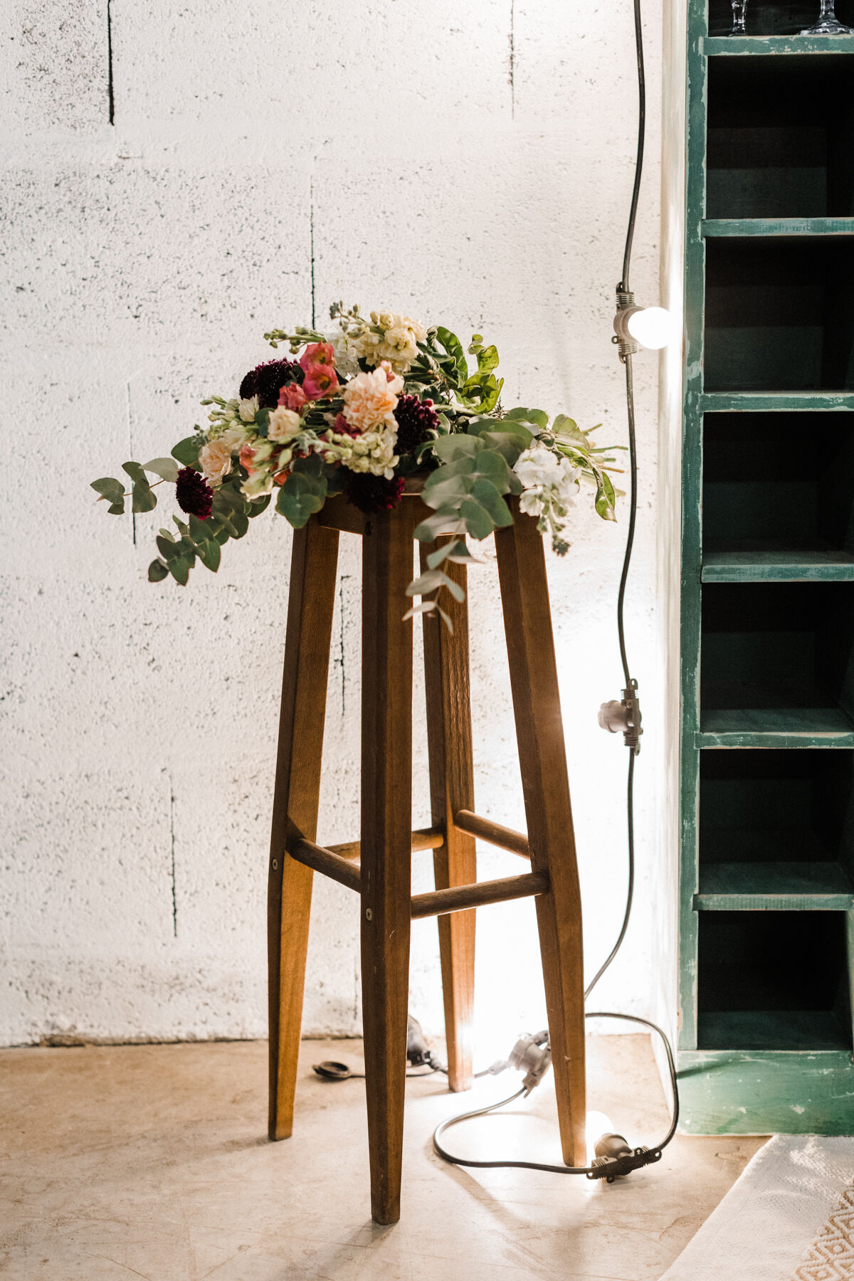Wooden bar stool "Dolores"