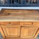 Buffet bas Style Louis Philippe en noyer