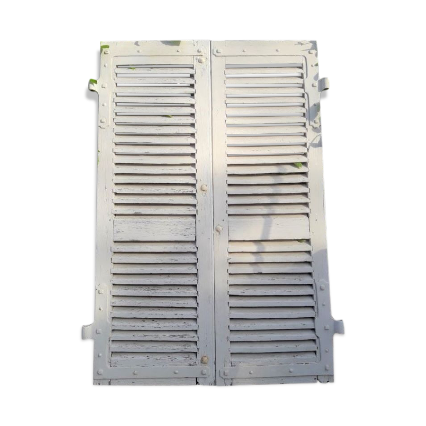 Pair of small shutters