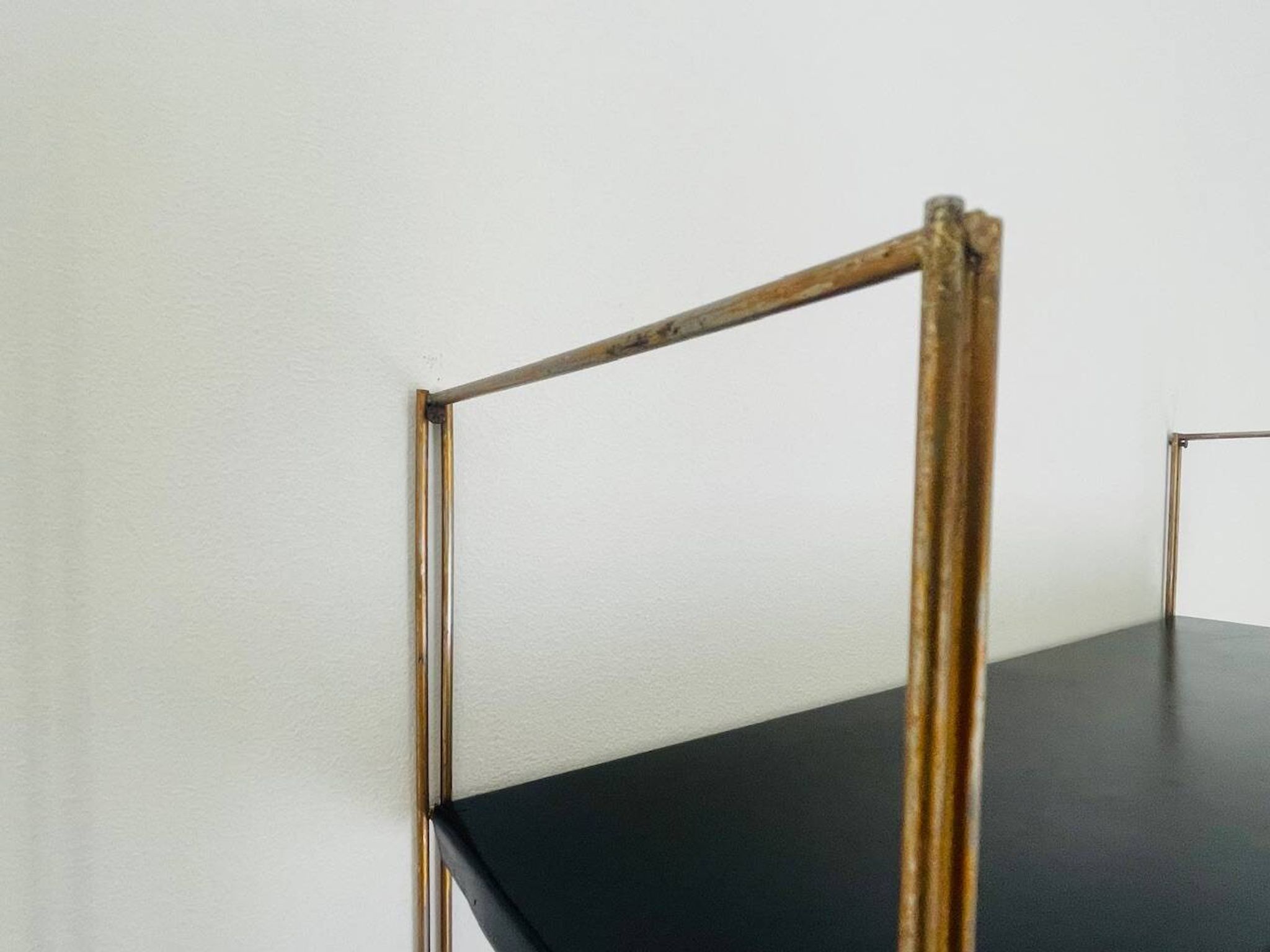Etagère murale vintage modulable, metal et laiton circa 1960s