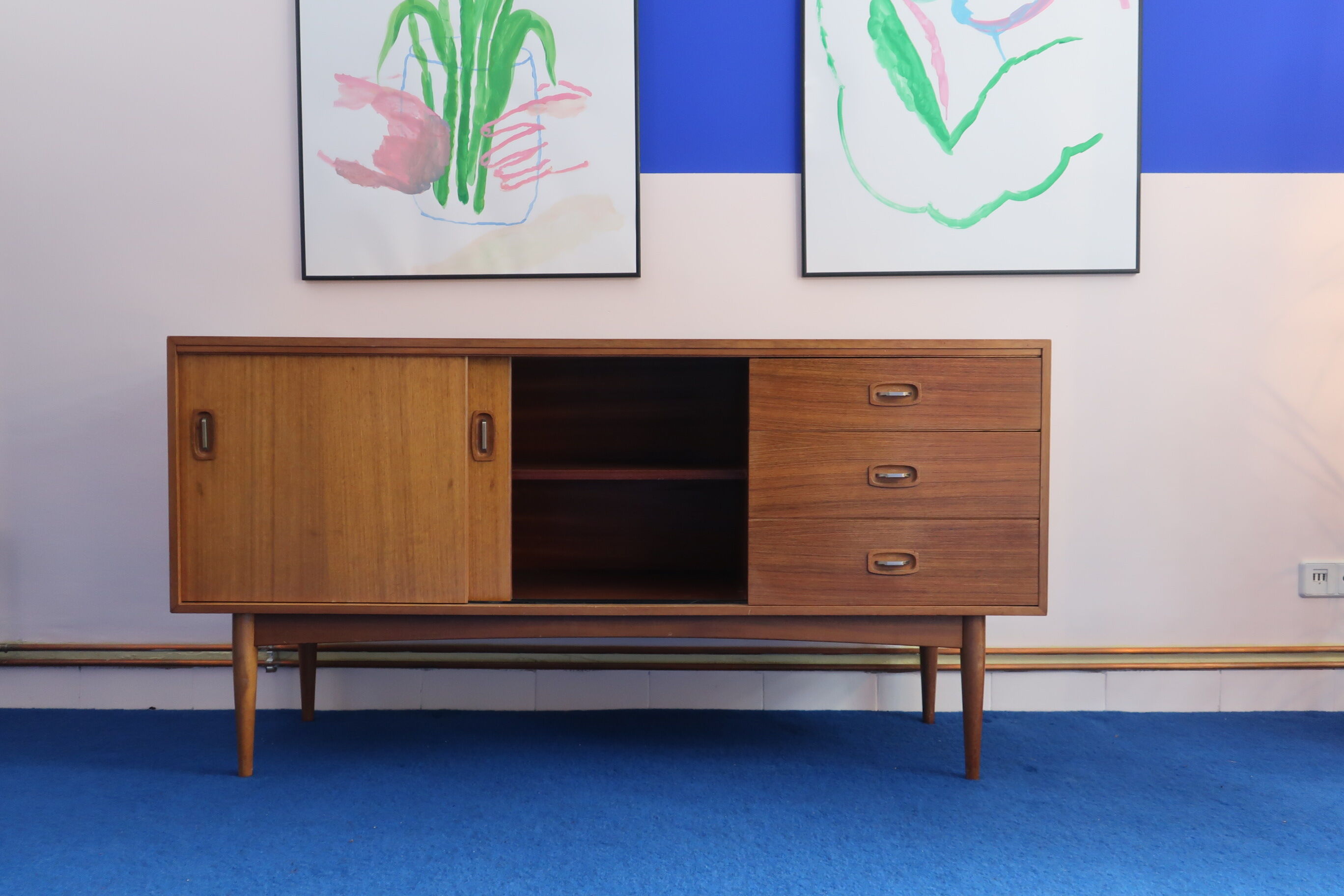 Teak row from the 60s, two sliding doors