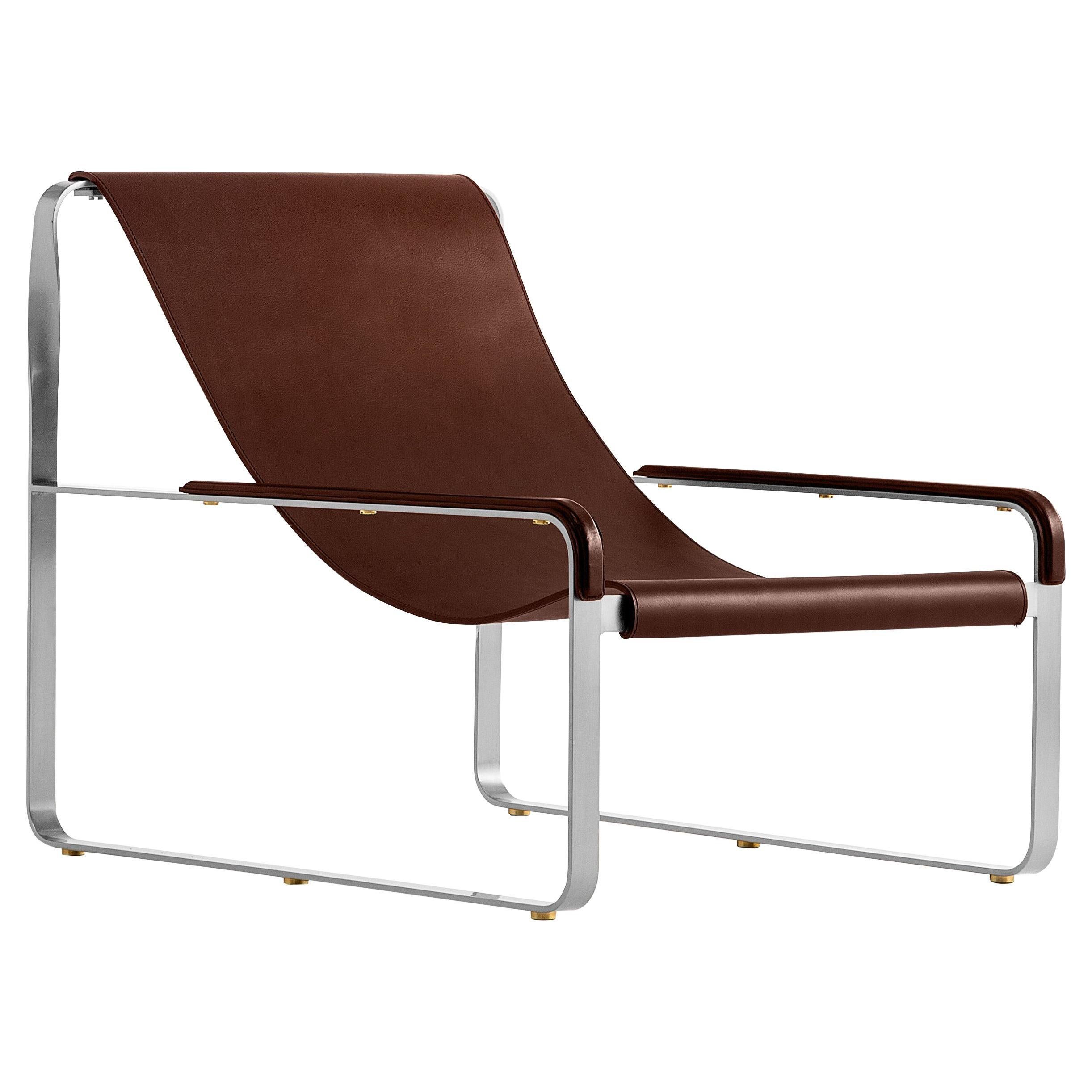 Fauteuil contemporain faie à la main en acier argenté et cuir marron