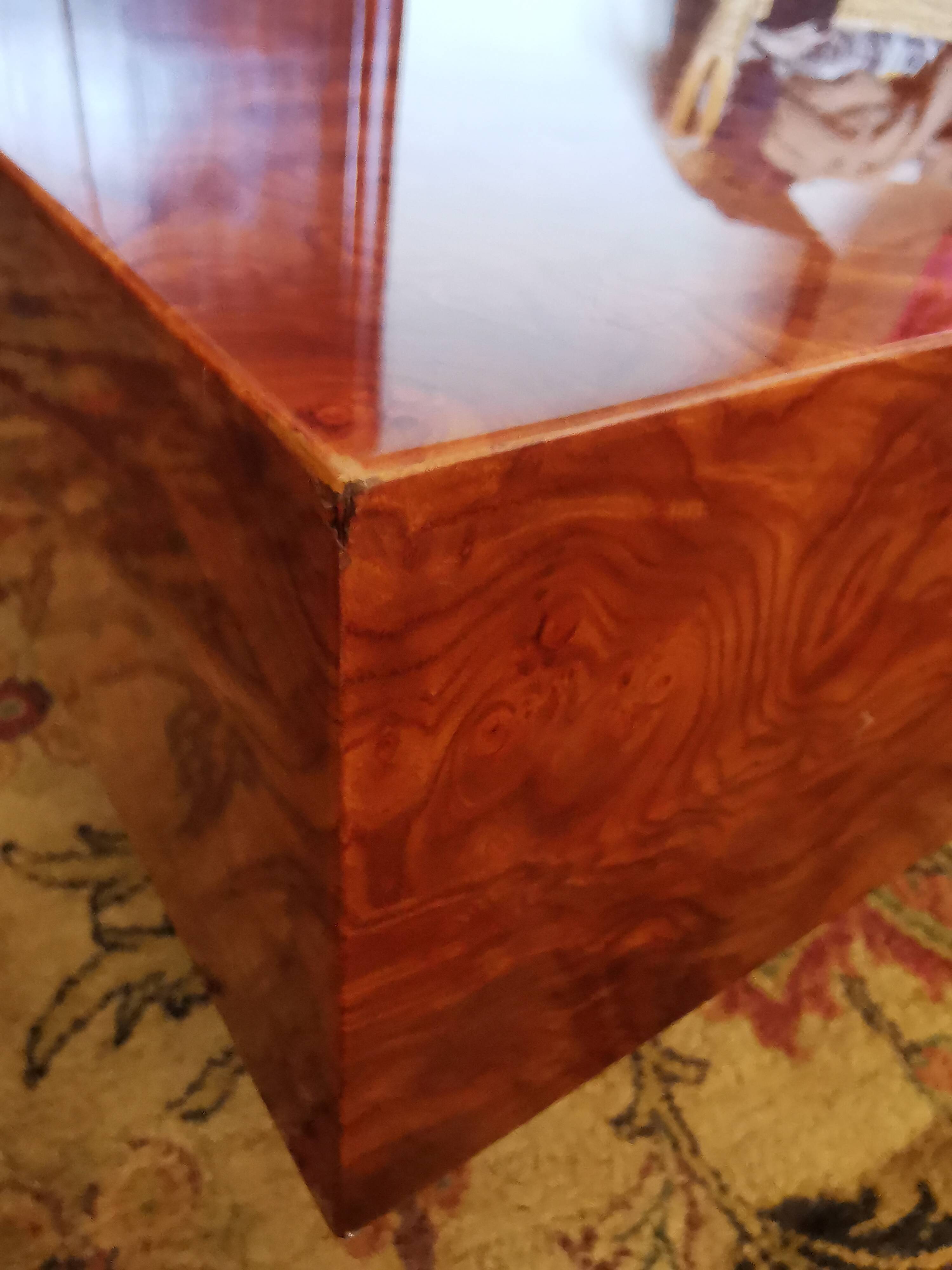 Gold magnifying glass coffee table 70