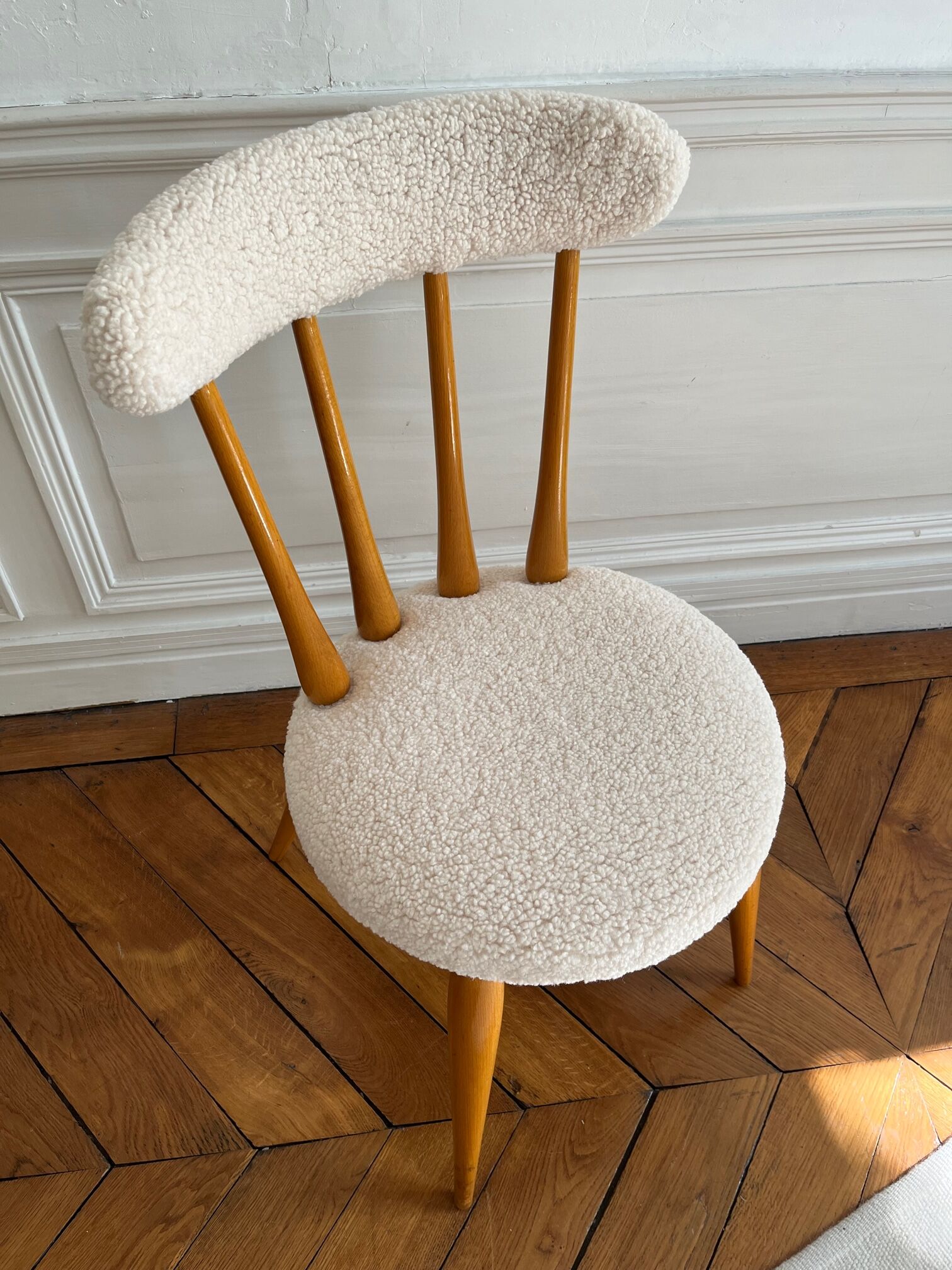 Chaise vintage en peau de mouton