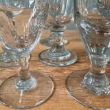 Série de 6 verres à pied anciens dépareillés