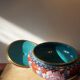 Plat chinois en émaux cloisonnés - seconde moitié du XX° siècle.
