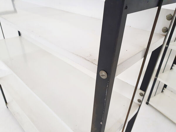 Ensemble de deux étagères de livres en métal noir et blanc attrb. à Tomado, Hollande, années 1950