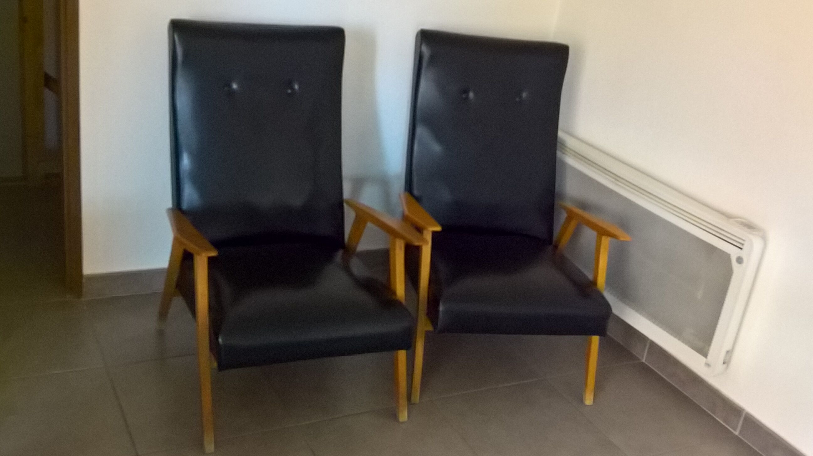 Pair of armchairs feet compass of the 1950s