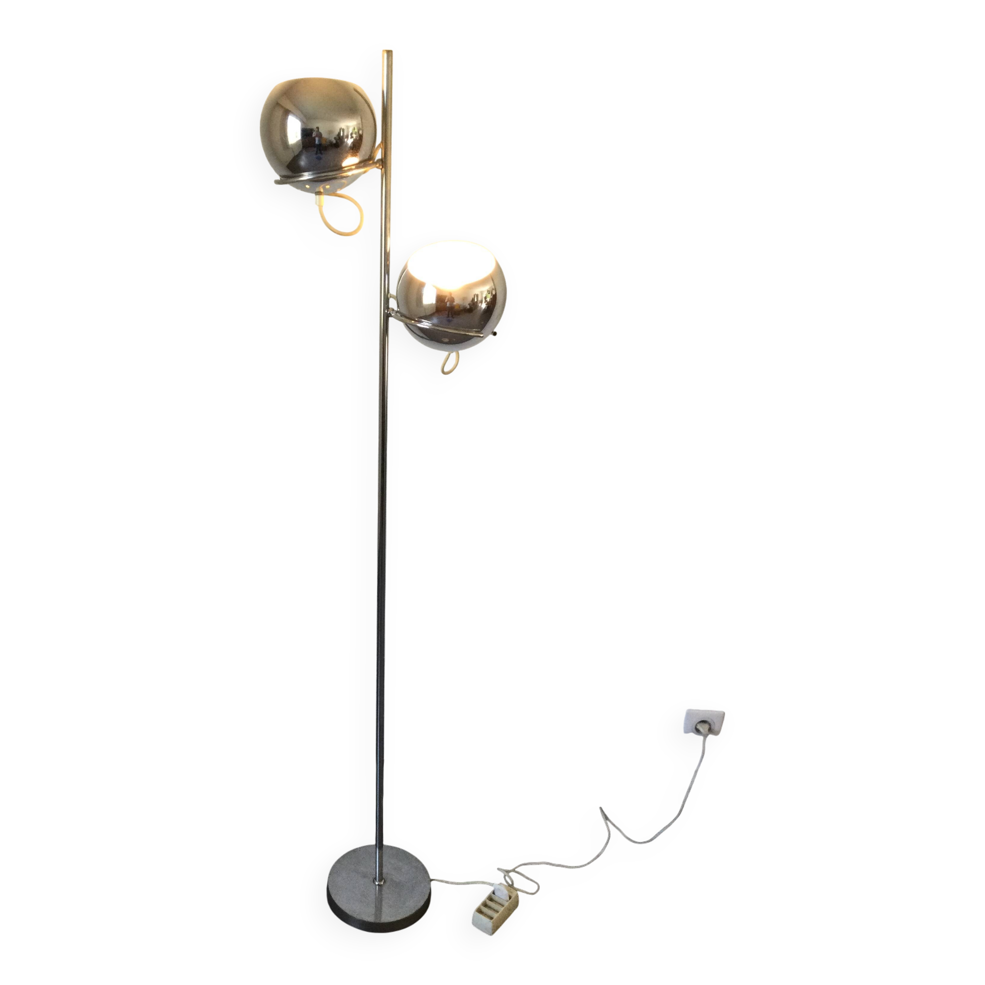 Eyeball floor lamp in chromed metal
