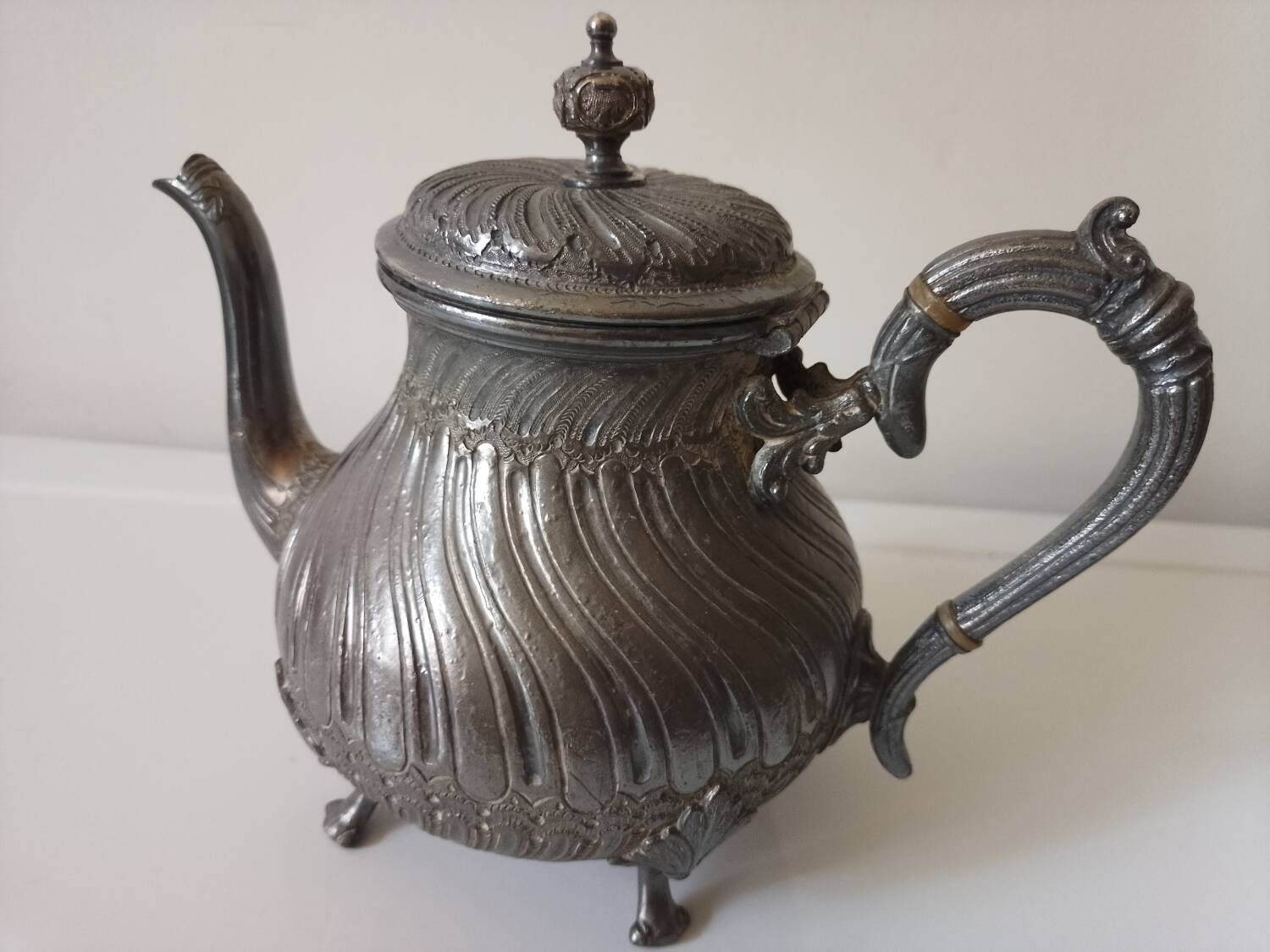 Sheffield teapot, silver, 19th century.