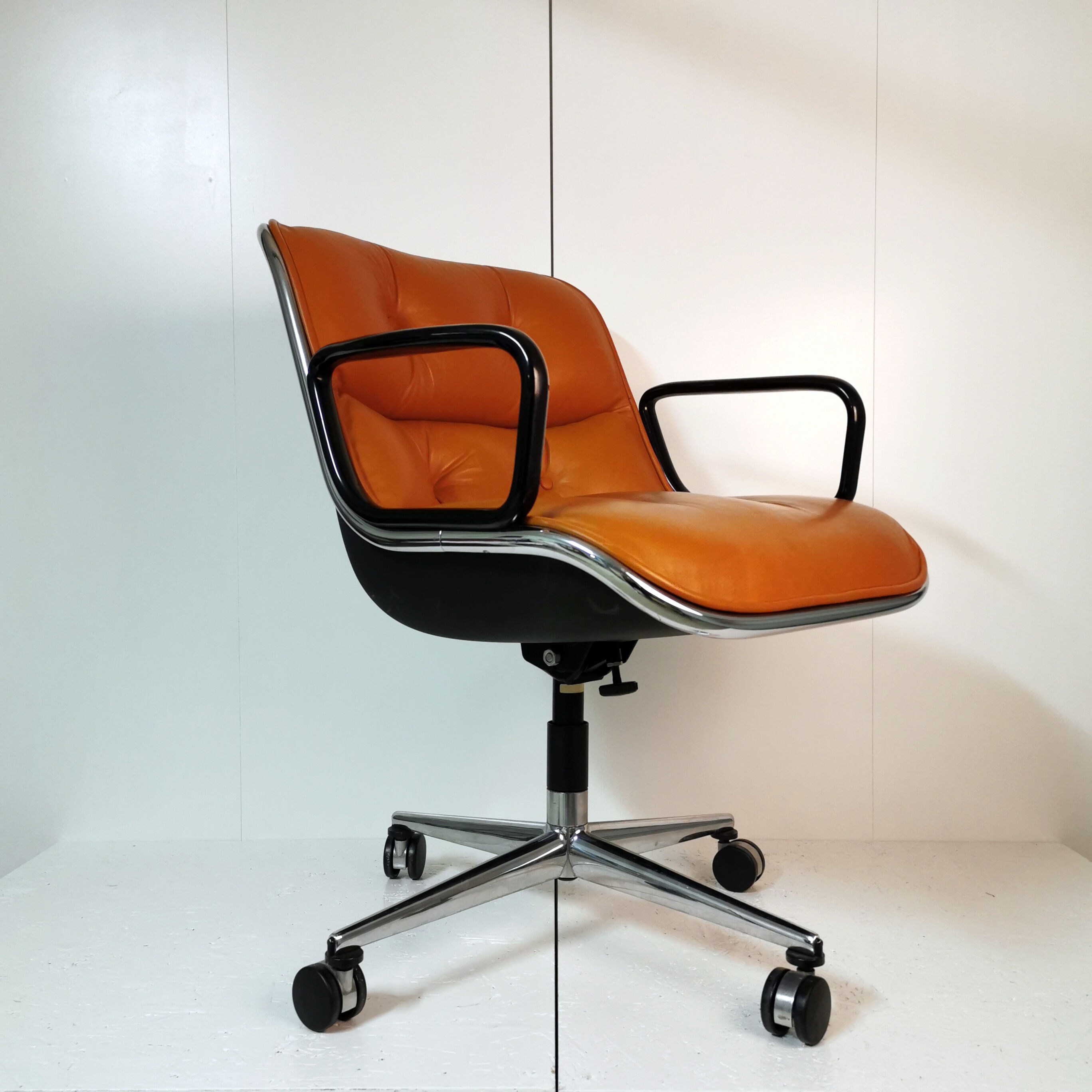 Charles Pollock's swivel for Knoll, 1970