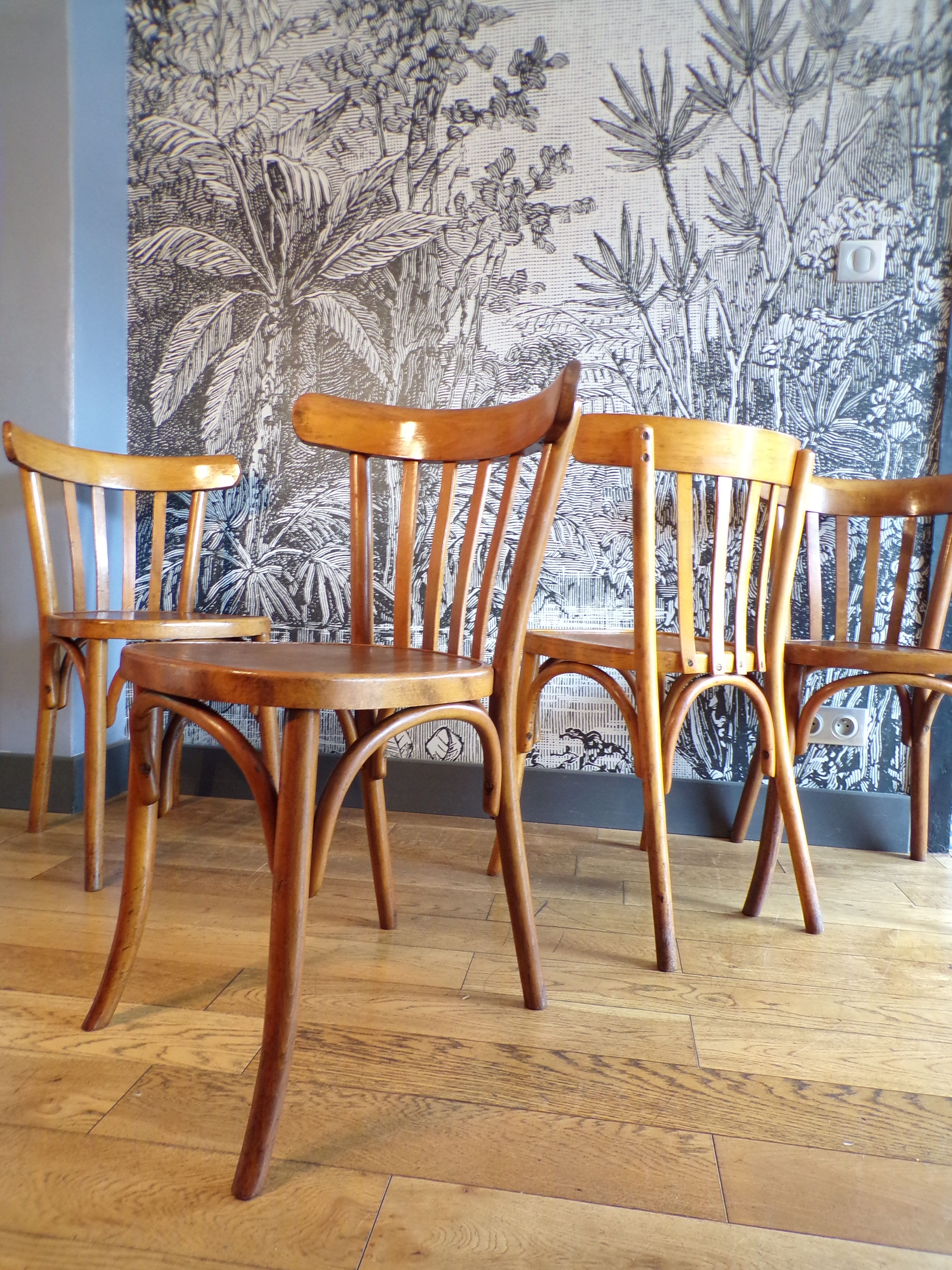 Suite 4 bistro chairs in curved wood