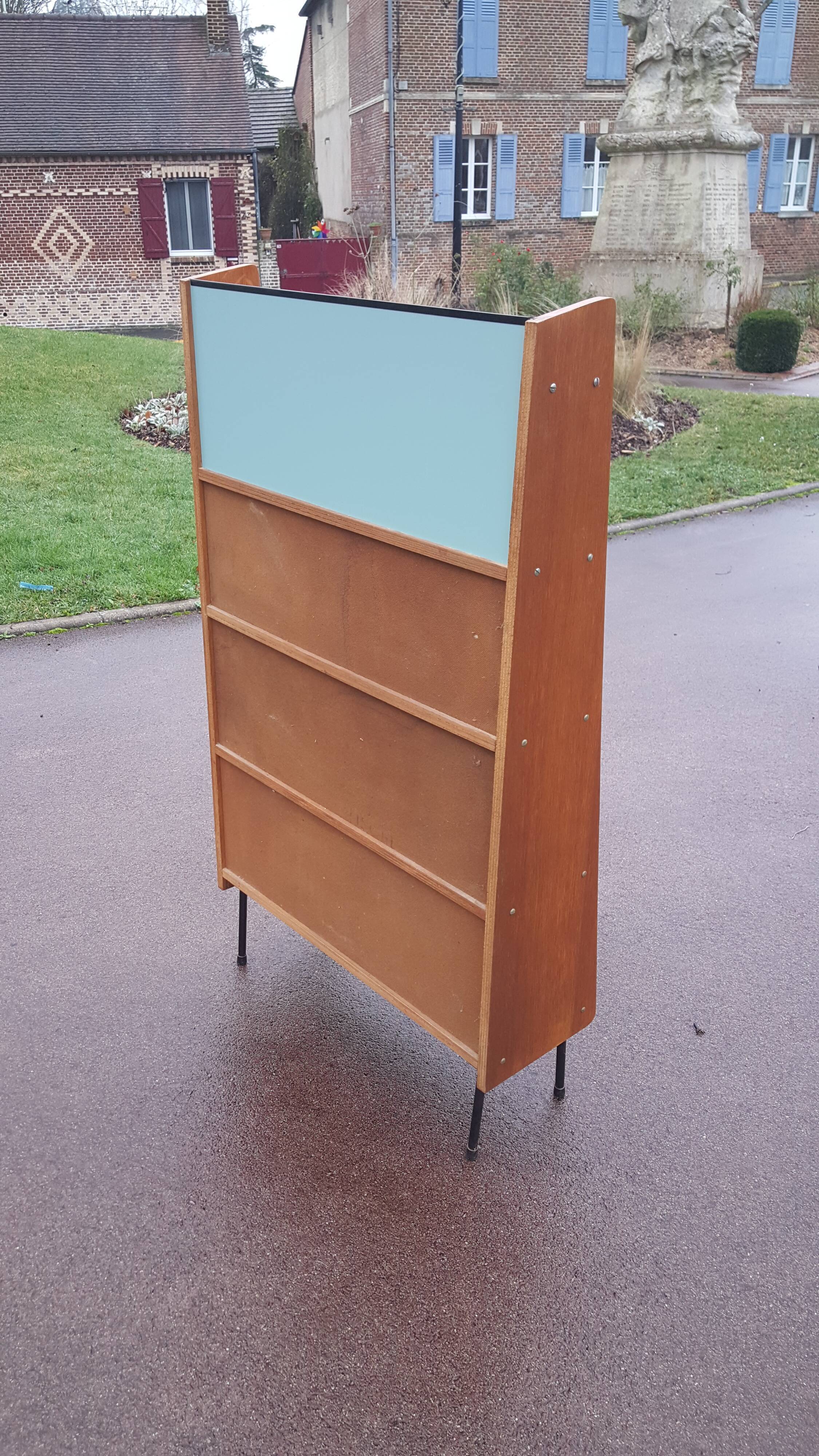 Showcase garlic by Pierre guariche