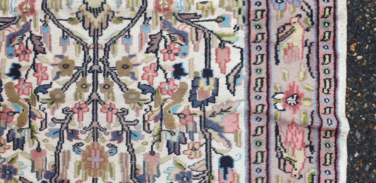 Oriental wool velvet rug