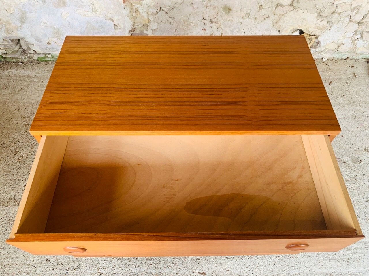 Vintage chest of drawers, Scandinavian teak style, circa 60 metal feet