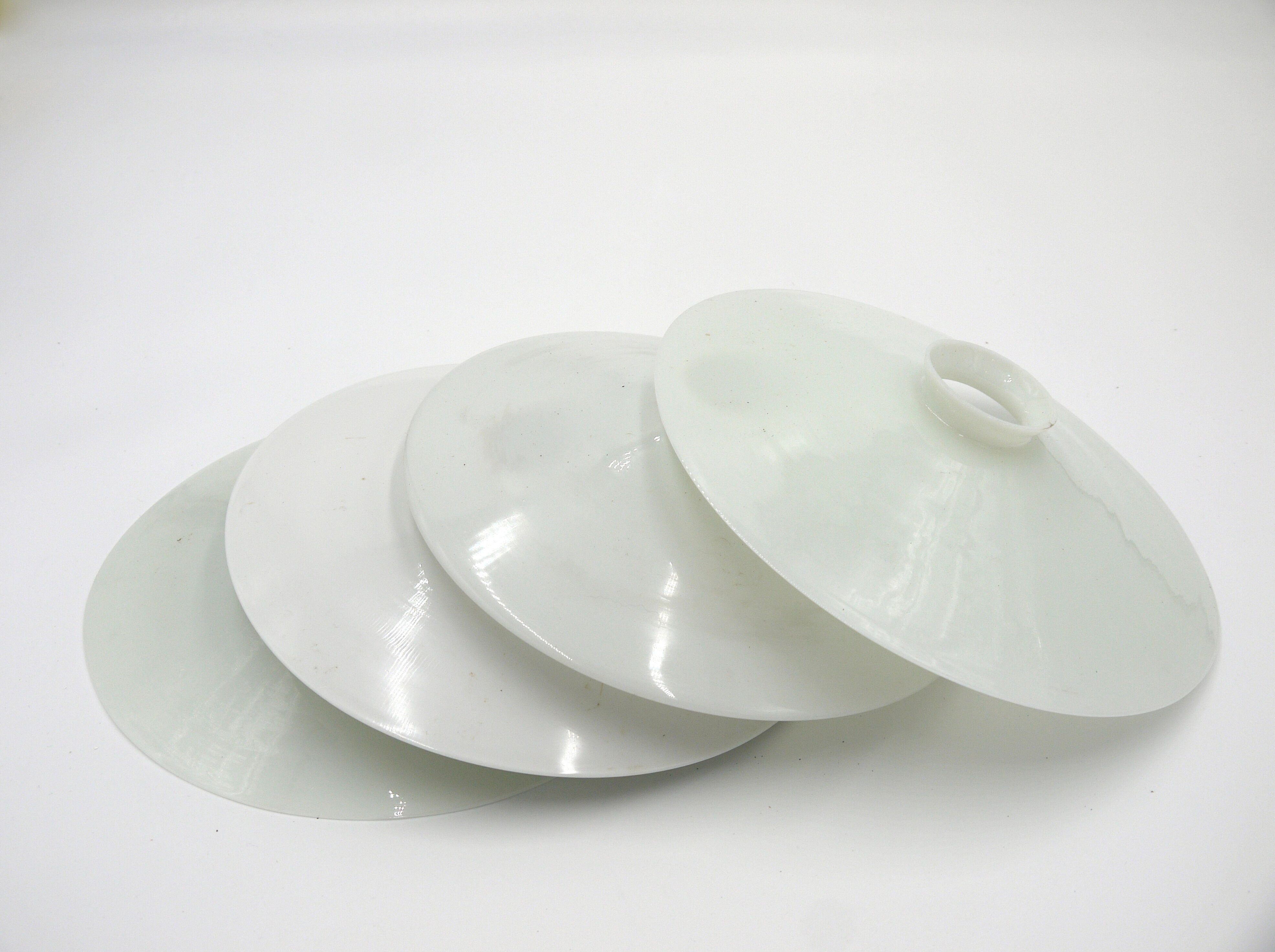 Suspension galette in white opaline