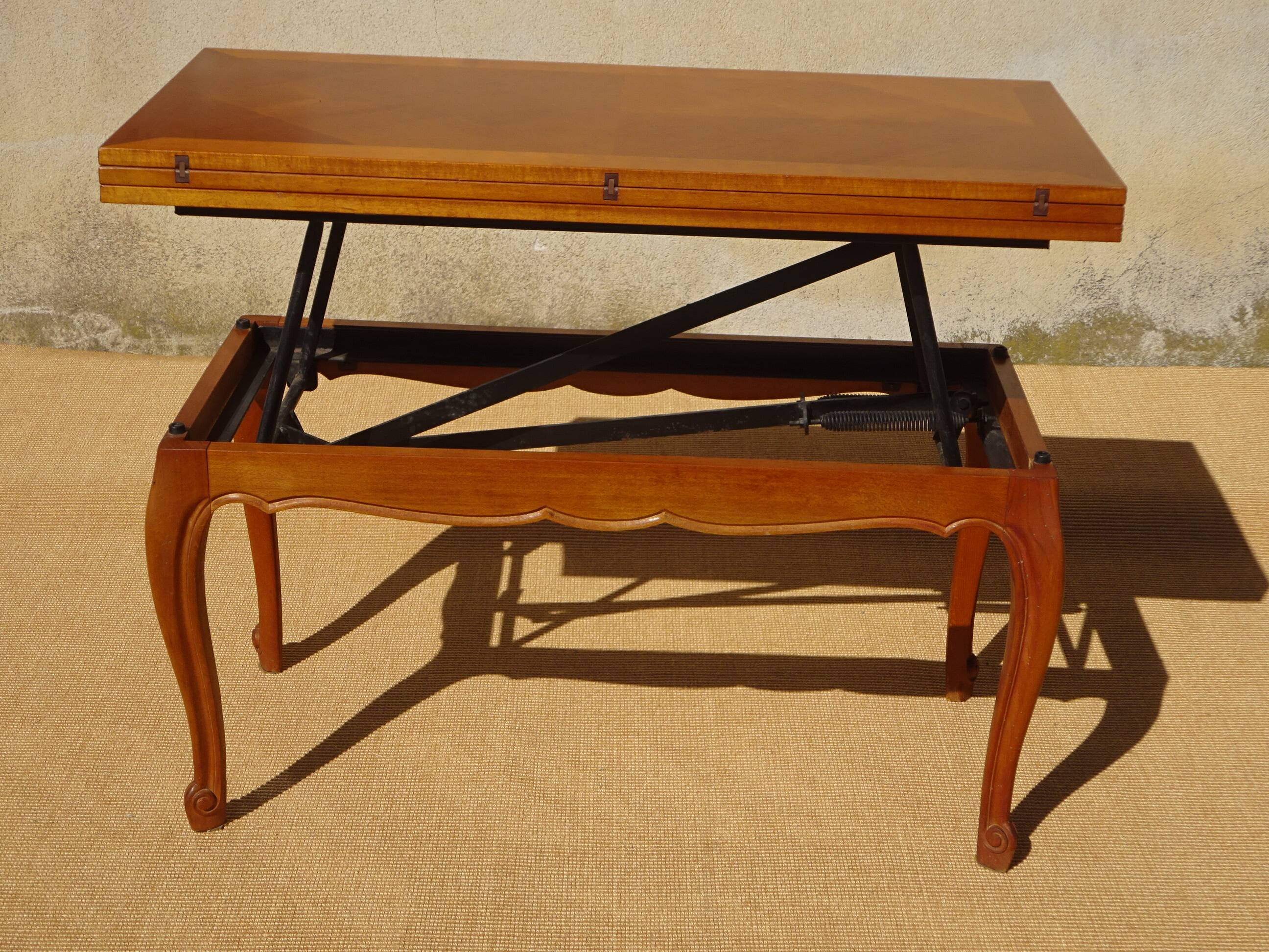 Coffee table, rises and opens, inspired by Albert Ducrot.