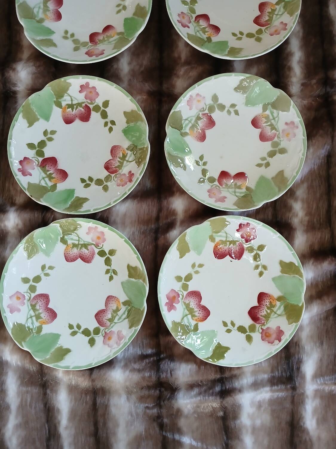 8 assiettes à dessert anciennes Choisy le Roi 