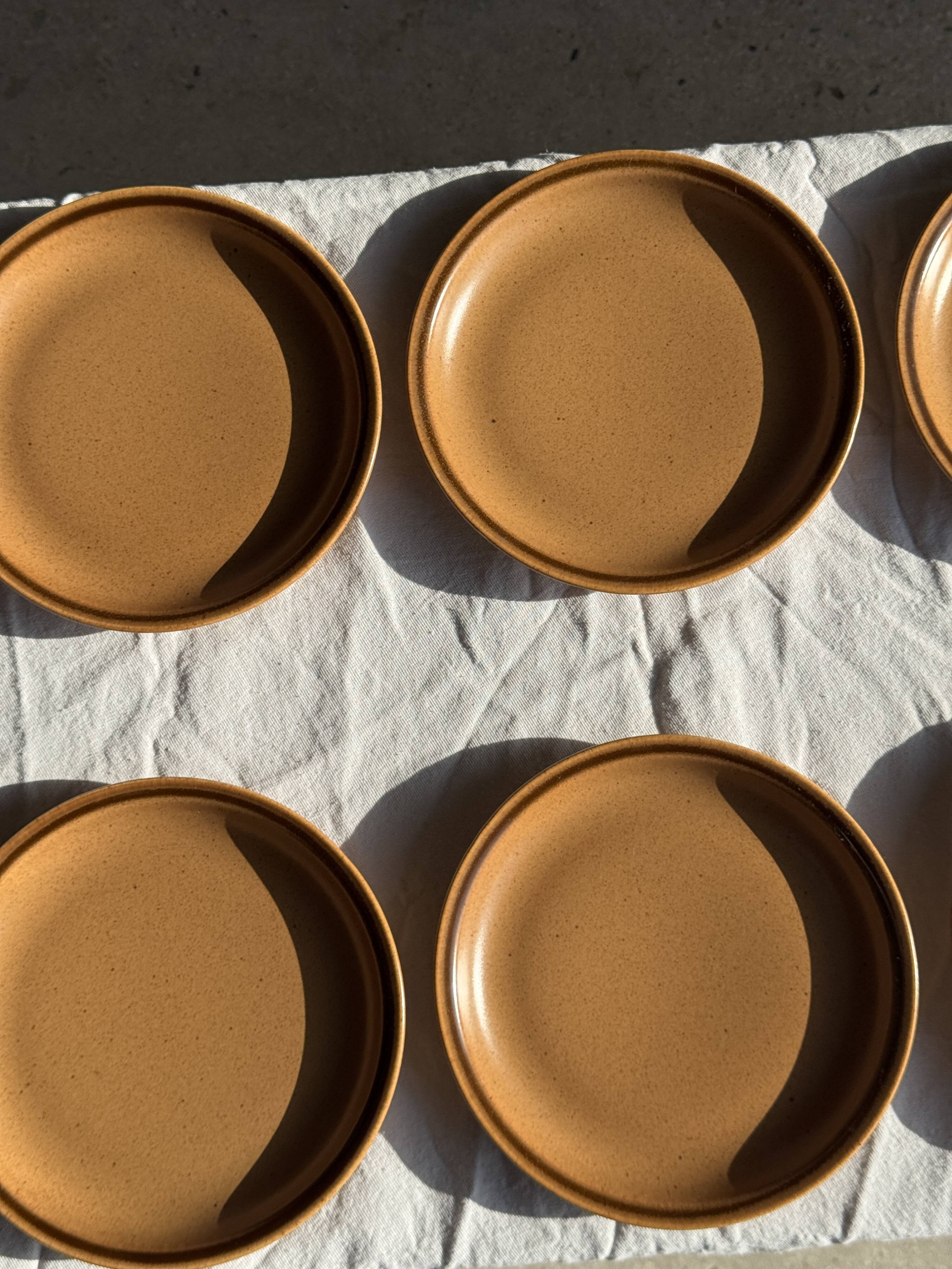 Set of 11 small dessert plates in brown-striped stoneware from Sarreguemines.