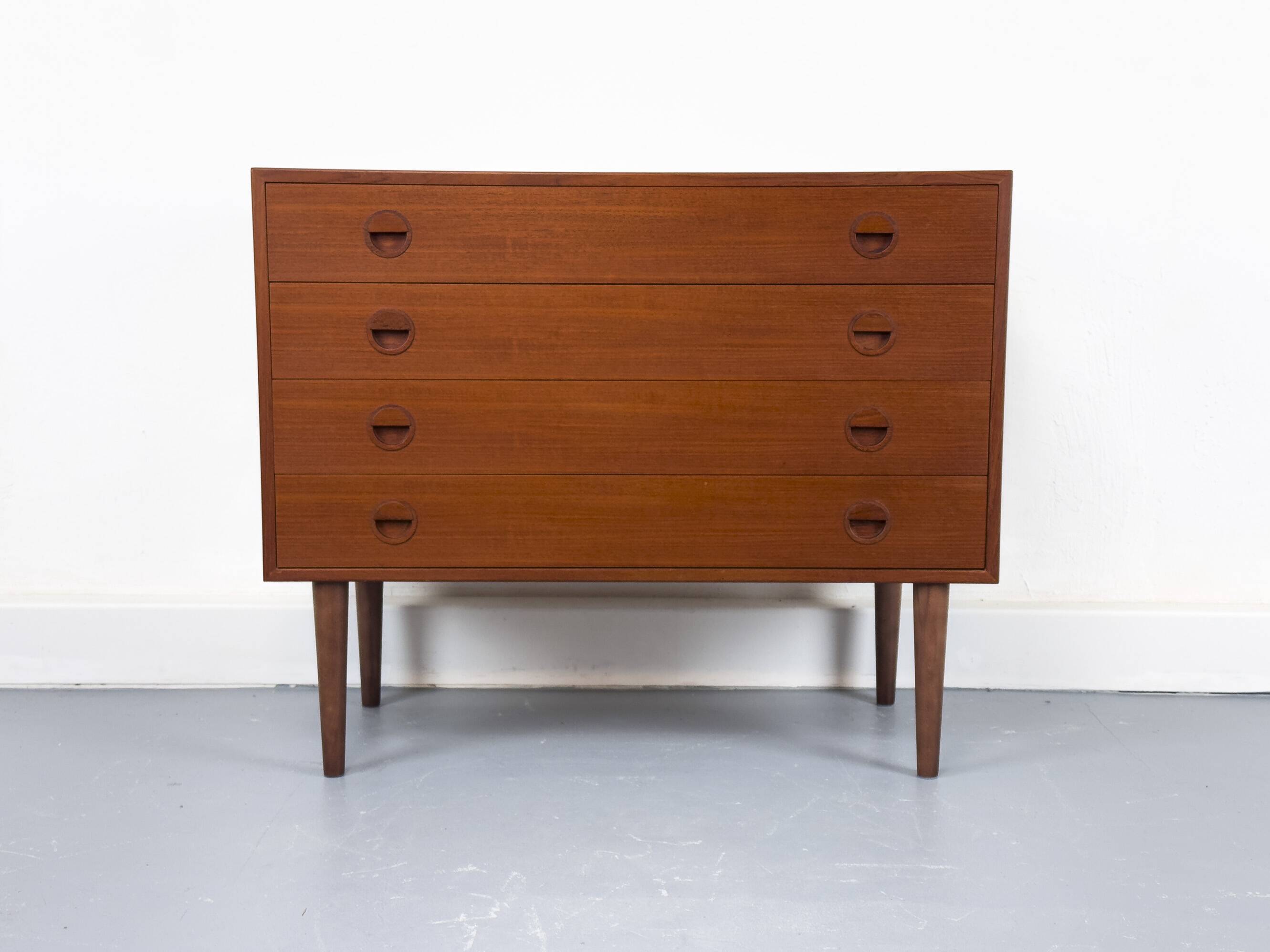 Commode en teck par Hansen et Guldborg, années 1960.
