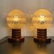Paire de lampes de table en bois et en verre de style mid-century