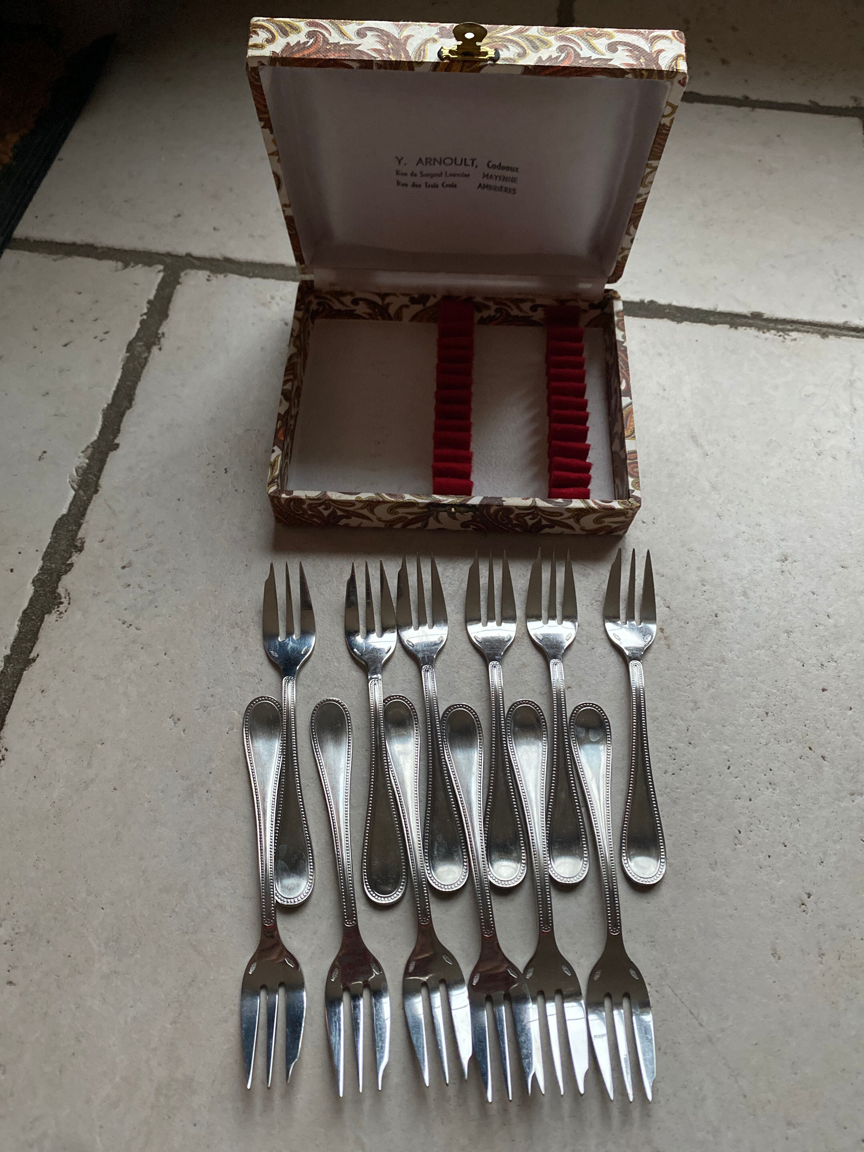 Écrin et fourchettes à gâteau vintage