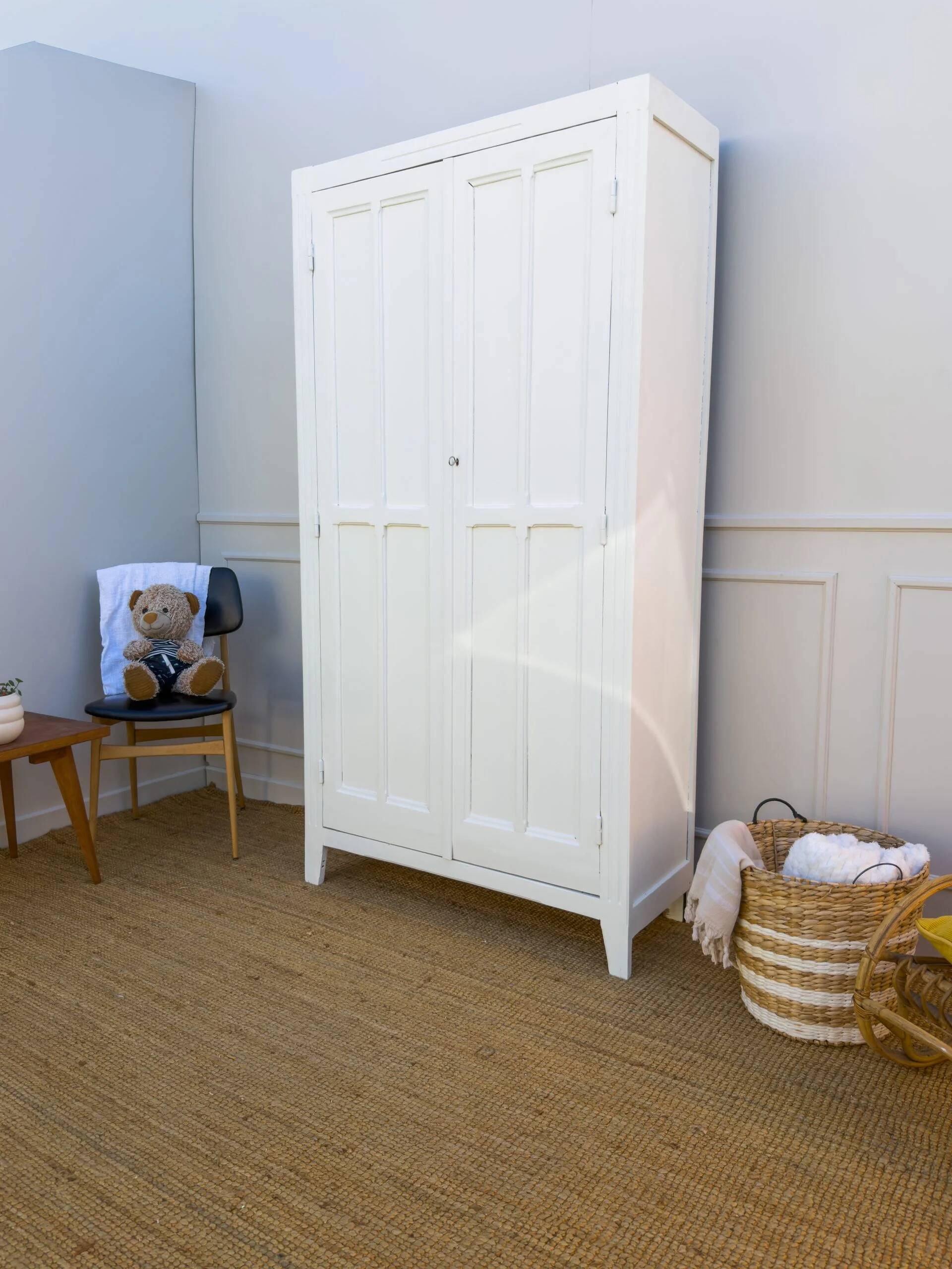 Armoire parisienne